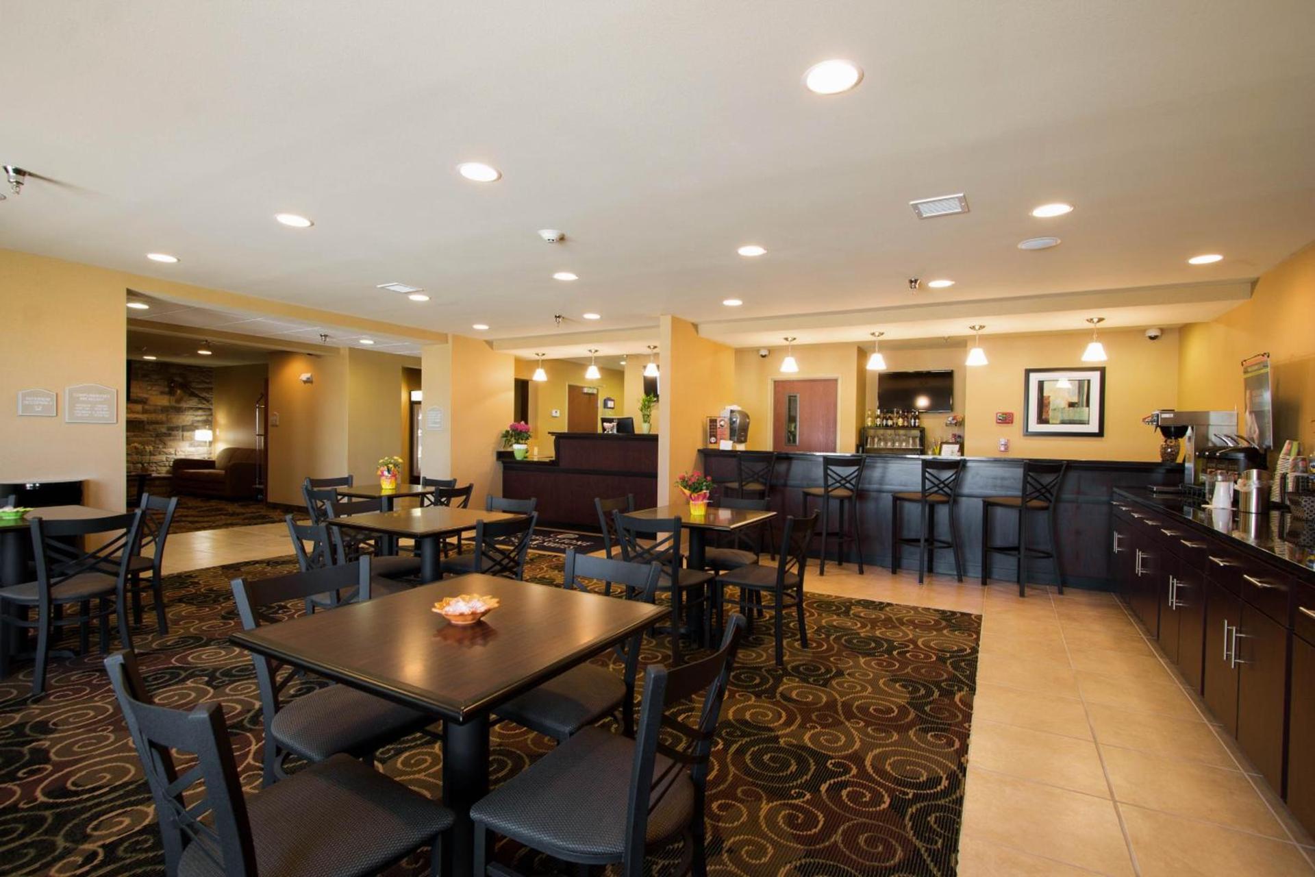 Cobblestone Inn & Suites - Eads photo 8