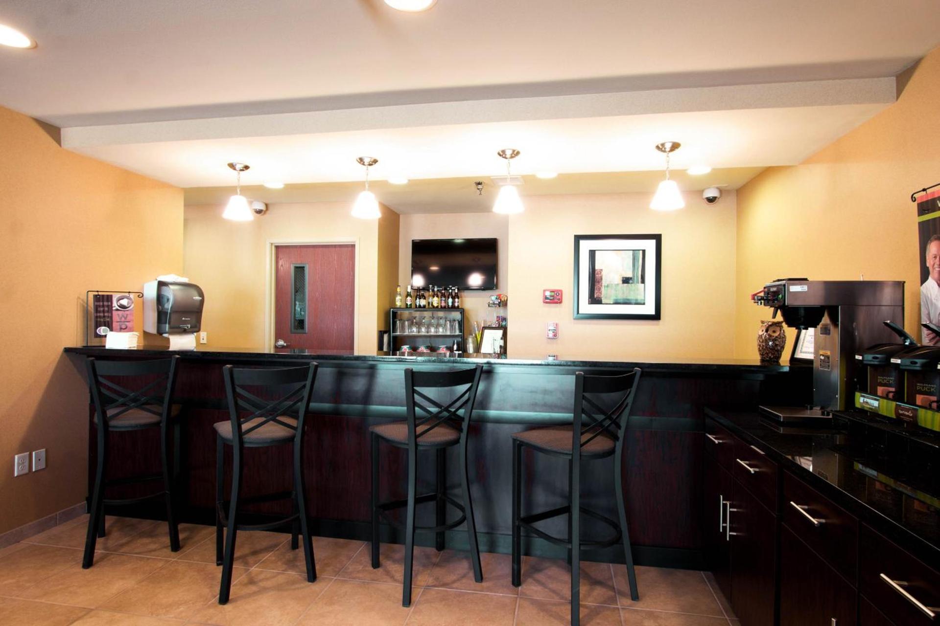 Cobblestone Inn & Suites - Eads photo 11