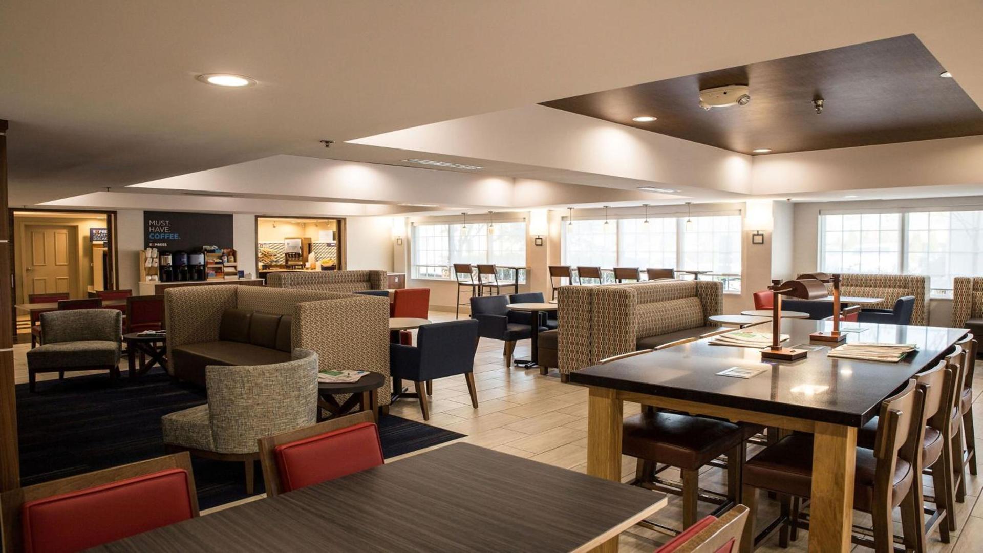Holiday Inn Express - Columbus - Dublin by IHG photo 11