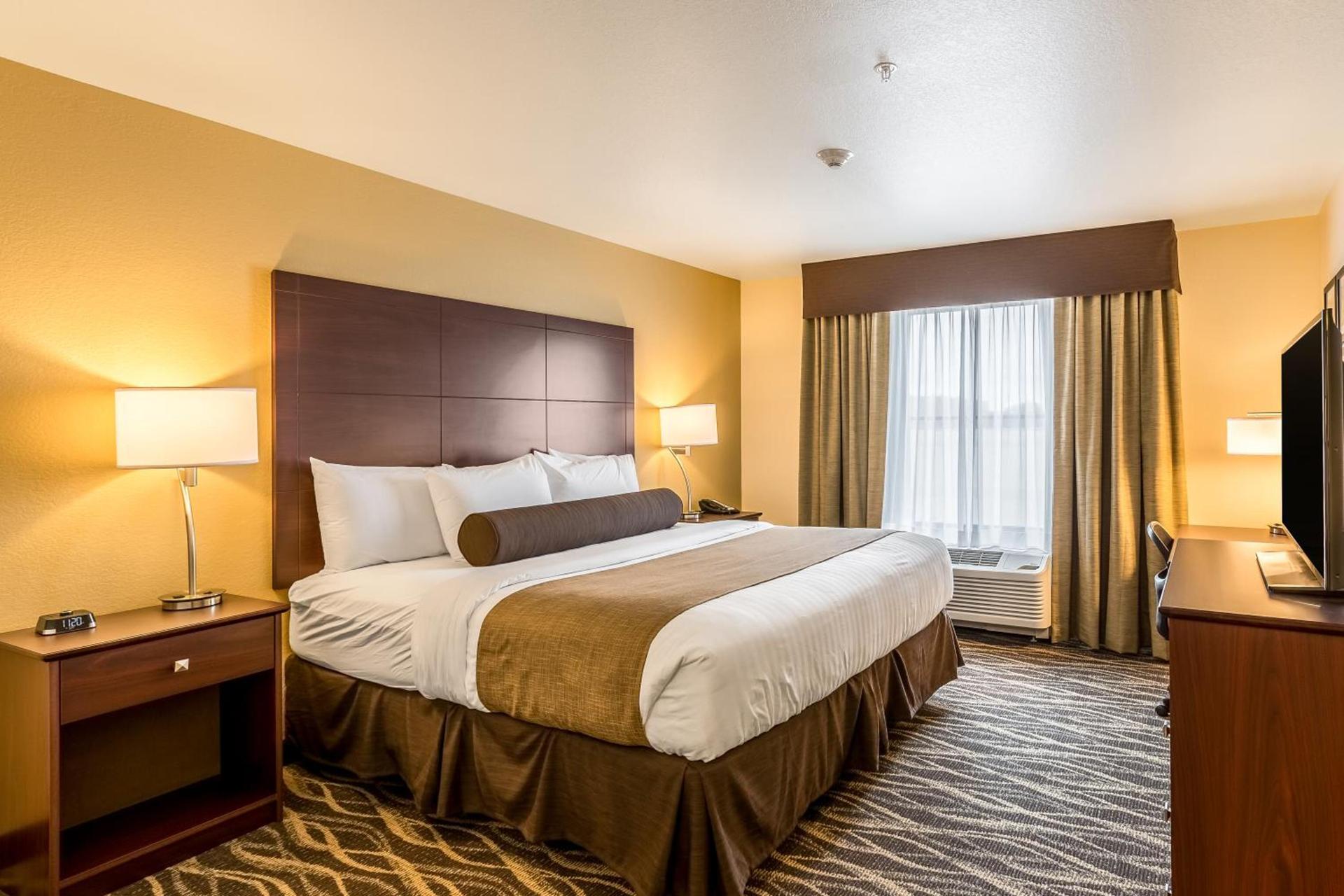 Cobblestone Hotel & Suites - Chippewa Falls photo 10