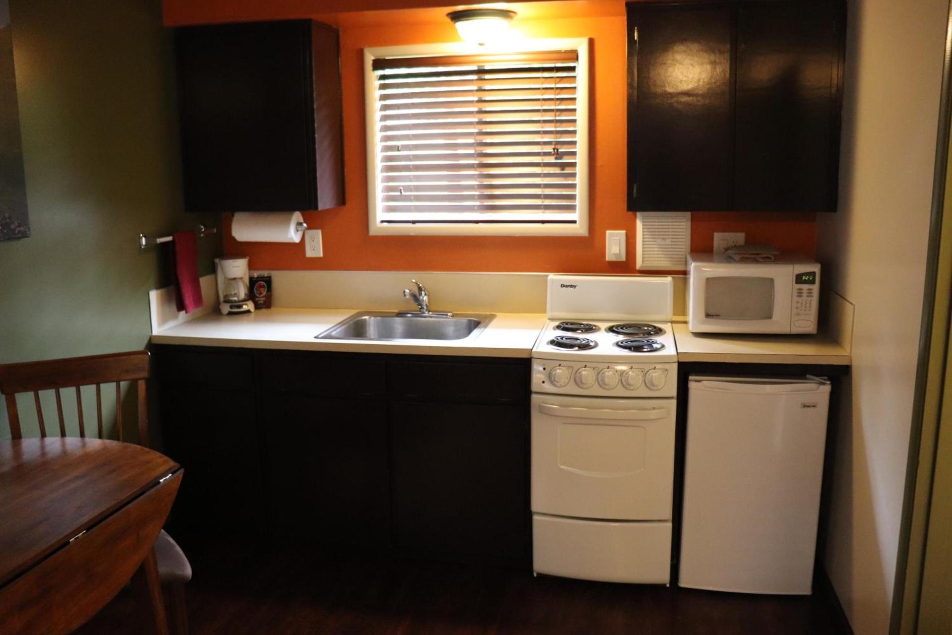 Lone Fir Resort photo 25