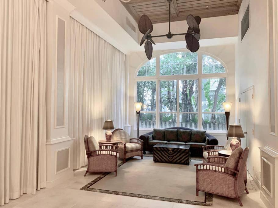 Hemingway Suites at Palm Beach Hotel Island photo 17