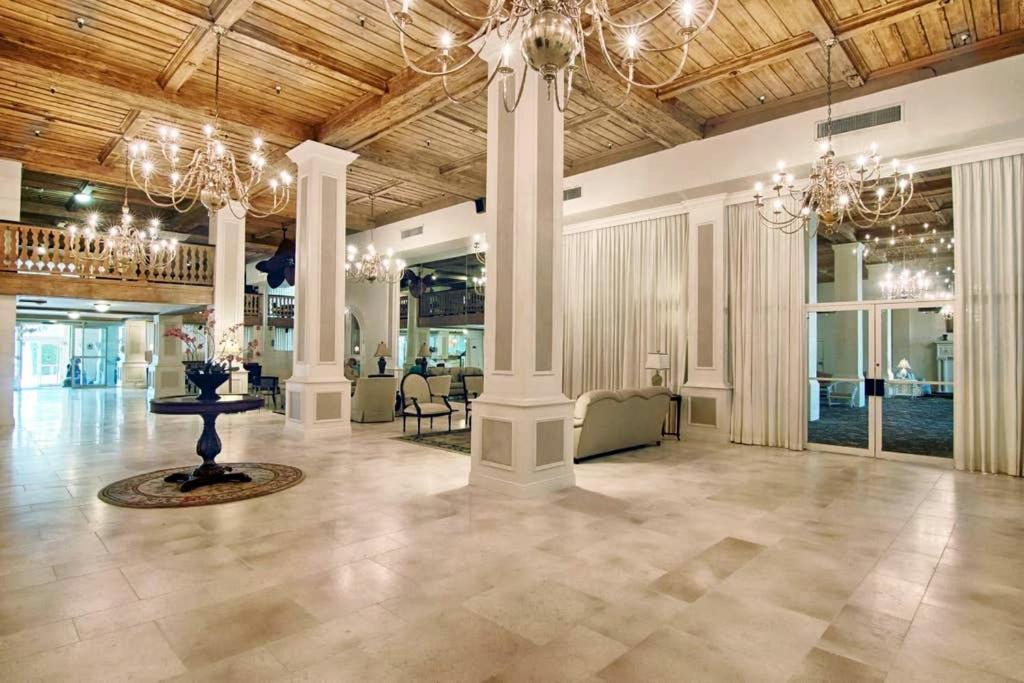 Hemingway Suites at Palm Beach Hotel Island photo 13