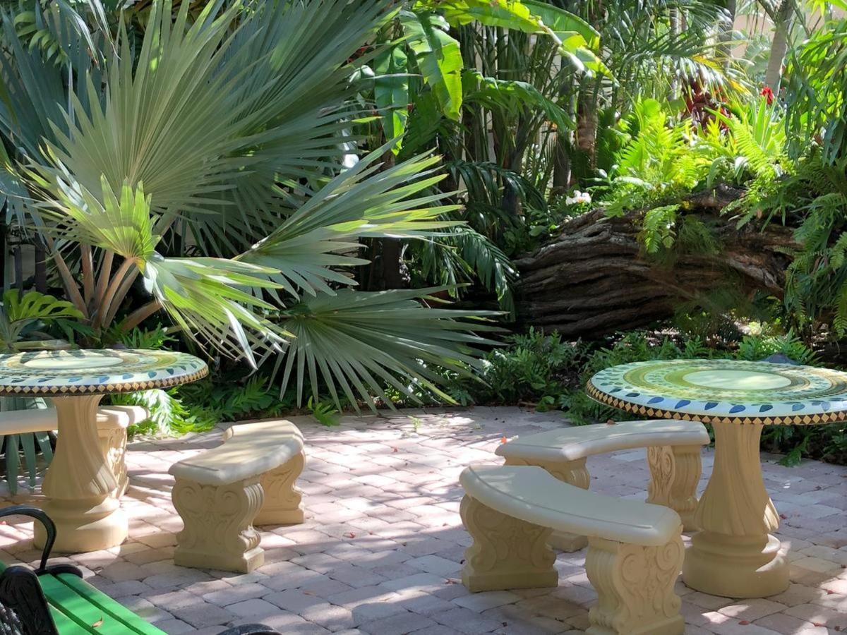 Hemingway Suites at Palm Beach Hotel Island photo 47