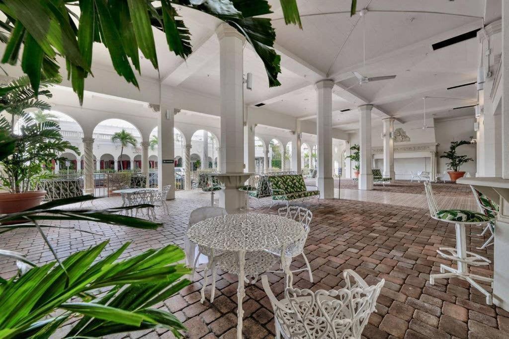Hemingway Suites at Palm Beach Hotel Island photo 48