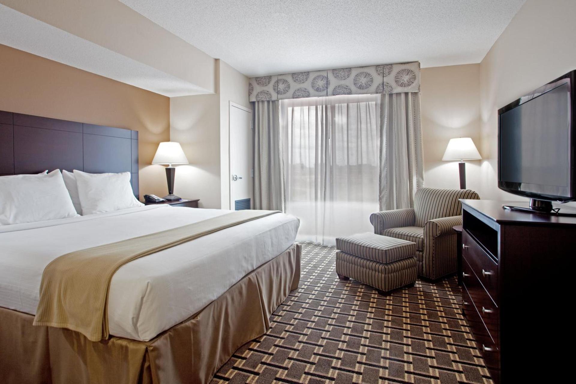 Holiday Inn Express Pembroke by IHG photo 34