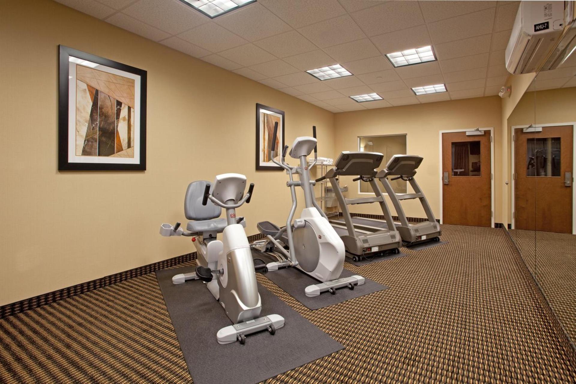 Holiday Inn Express Pembroke by IHG photo 5