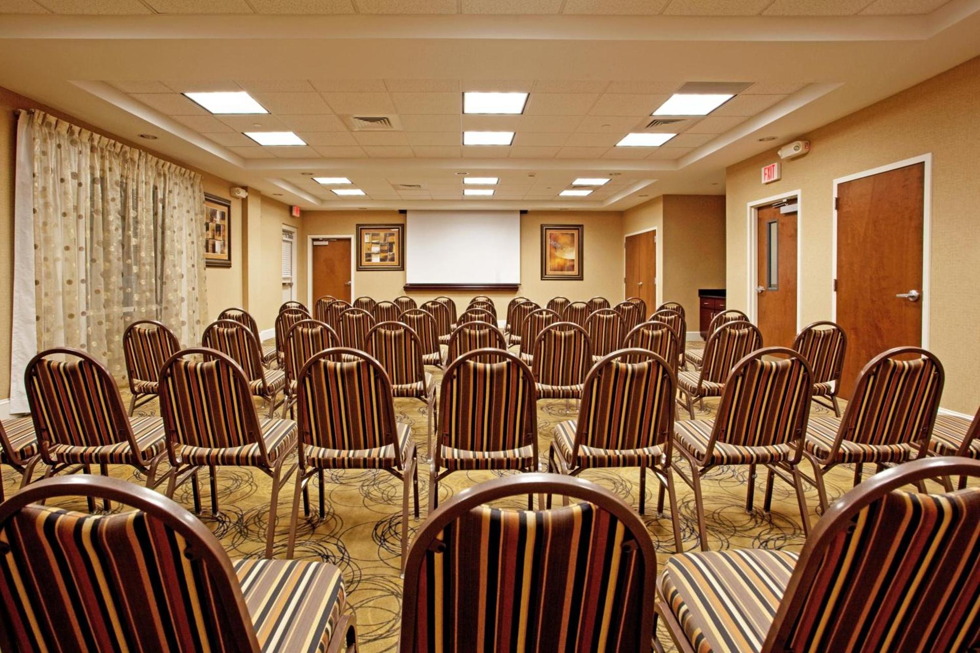 Holiday Inn Express Pembroke by IHG photo 26