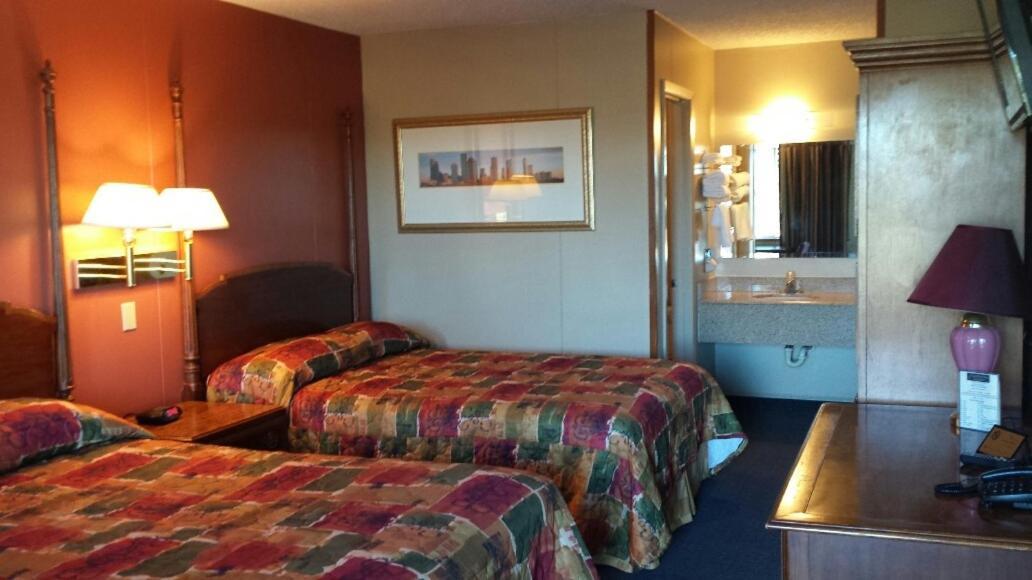 Carefree Inn Flatonia photo 2