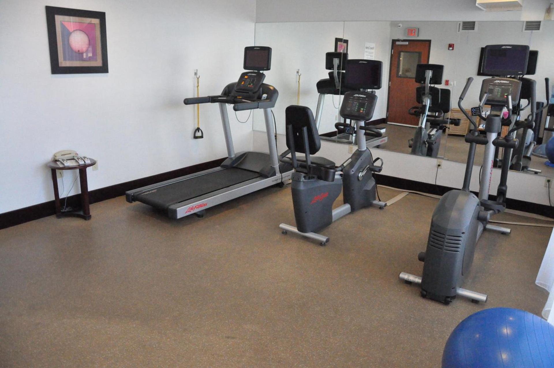 Holiday Inn Express & Suites Jackson by IHG photo 22