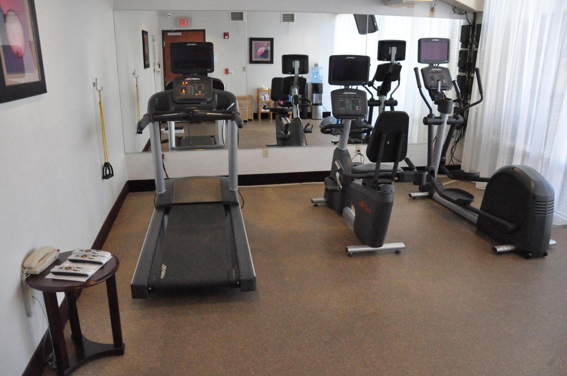 Holiday Inn Express & Suites Jackson by IHG photo 2