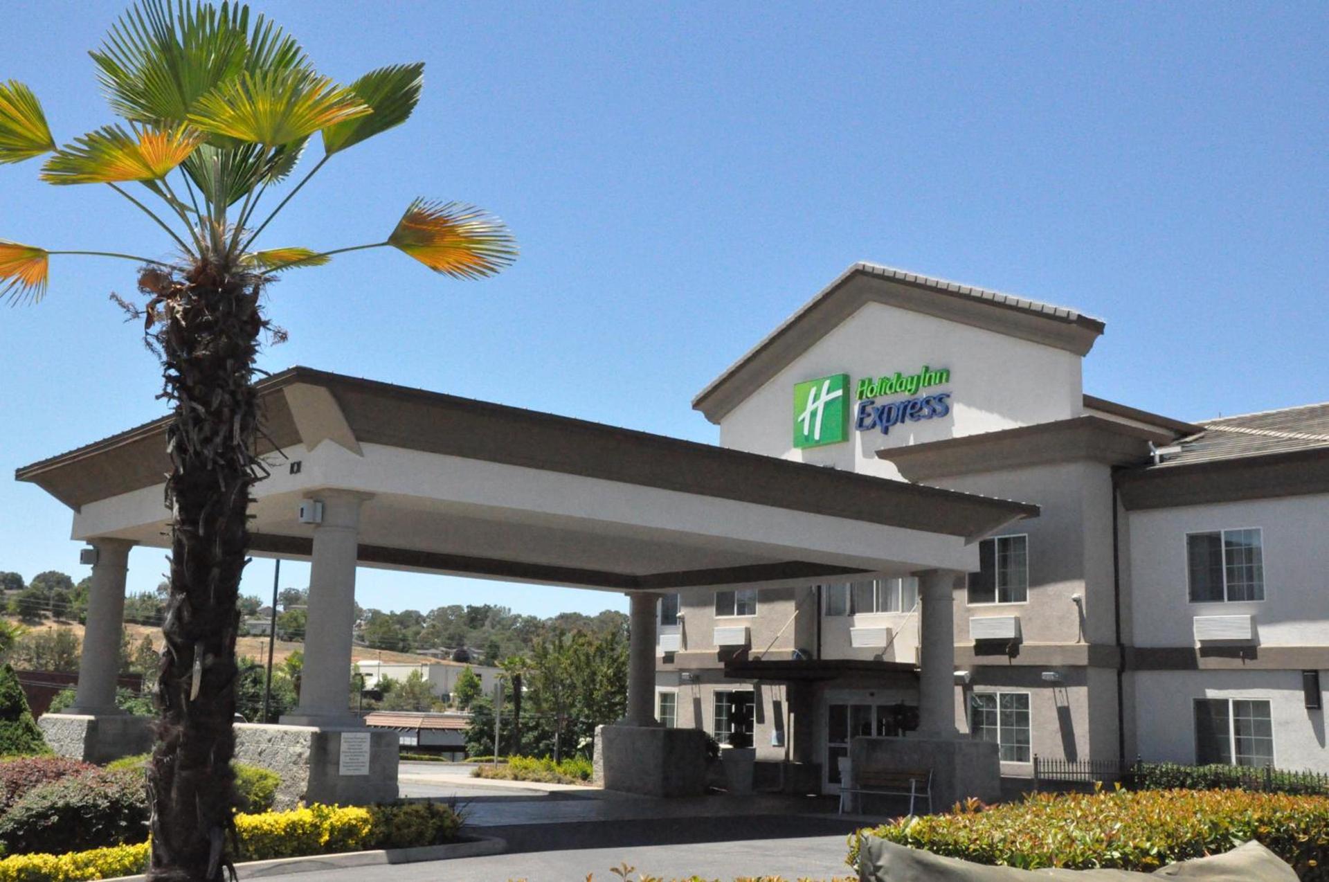 Holiday Inn Express & Suites Jackson by IHG photo 5