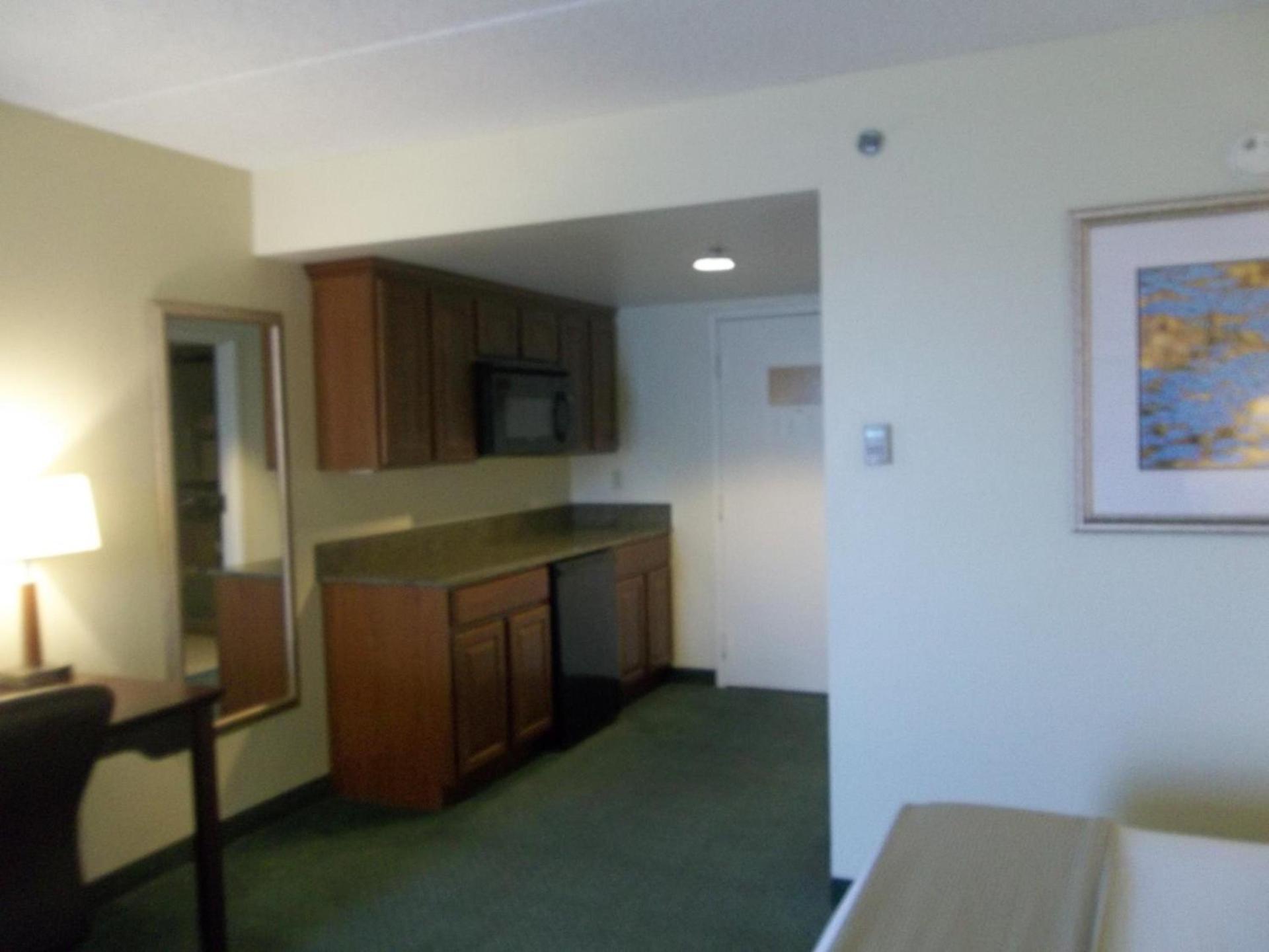 Holiday Inn Express Indianapolis Airport by IHG photo 9