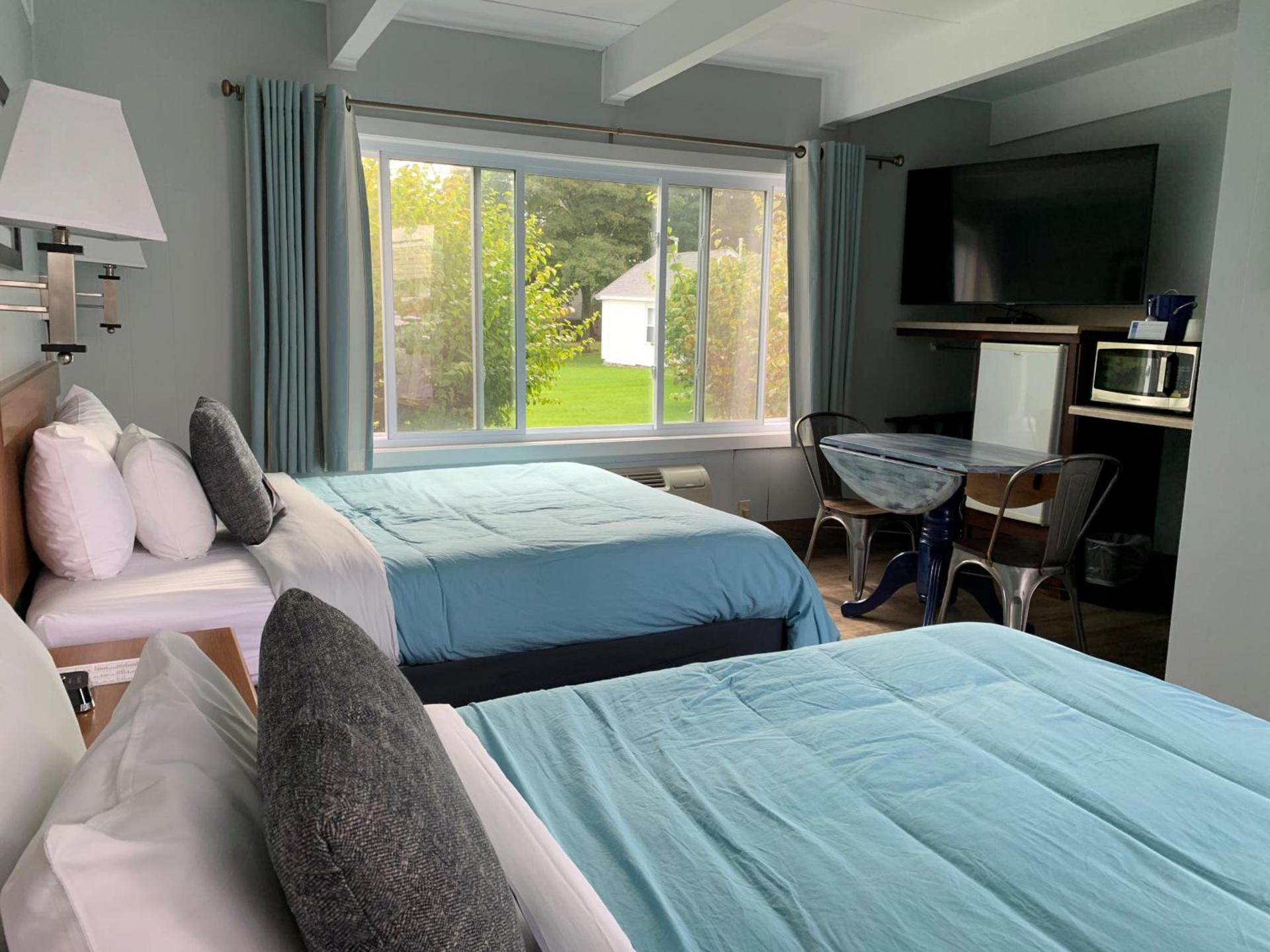Beachfront Inn photo 75