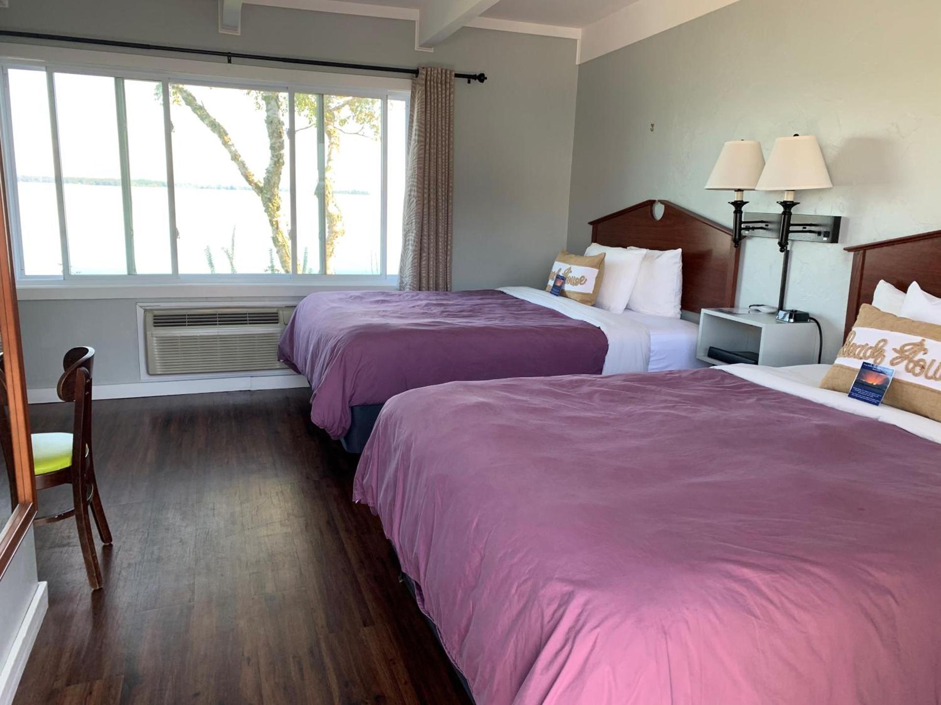 Beachfront Inn photo 43
