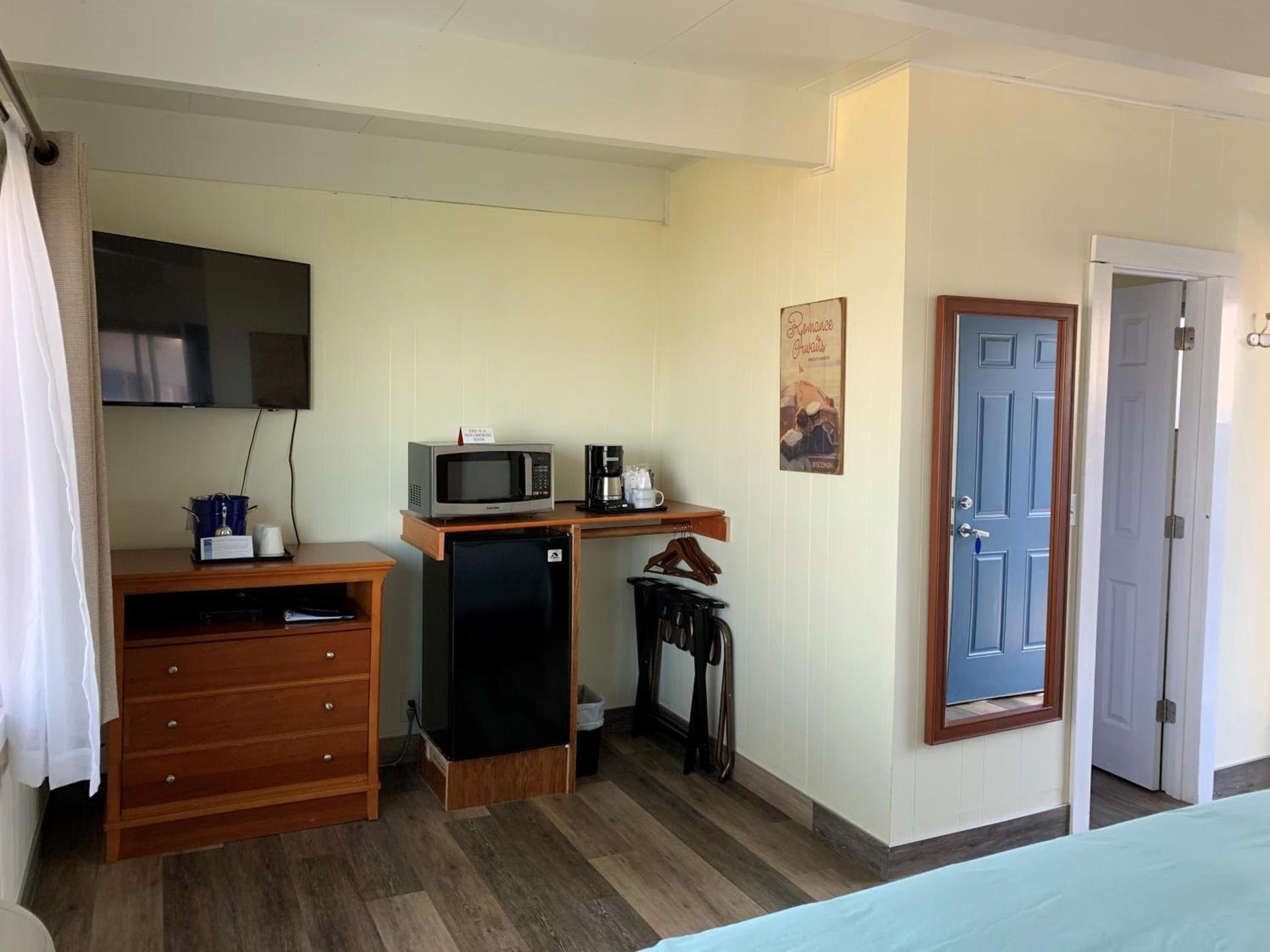 Beachfront Inn photo 32