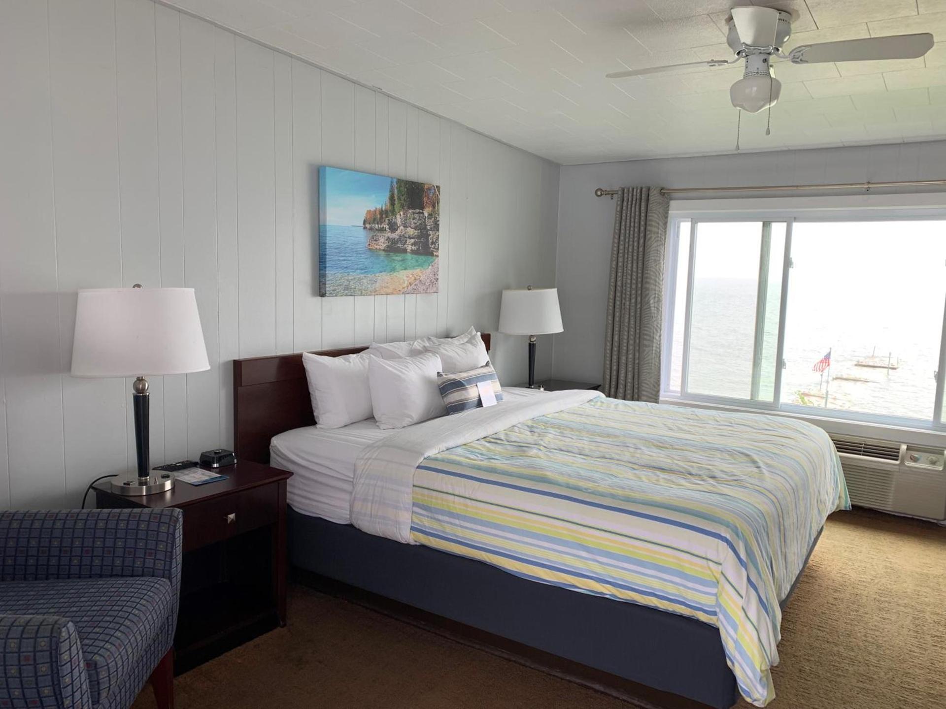 Beachfront Inn photo 86