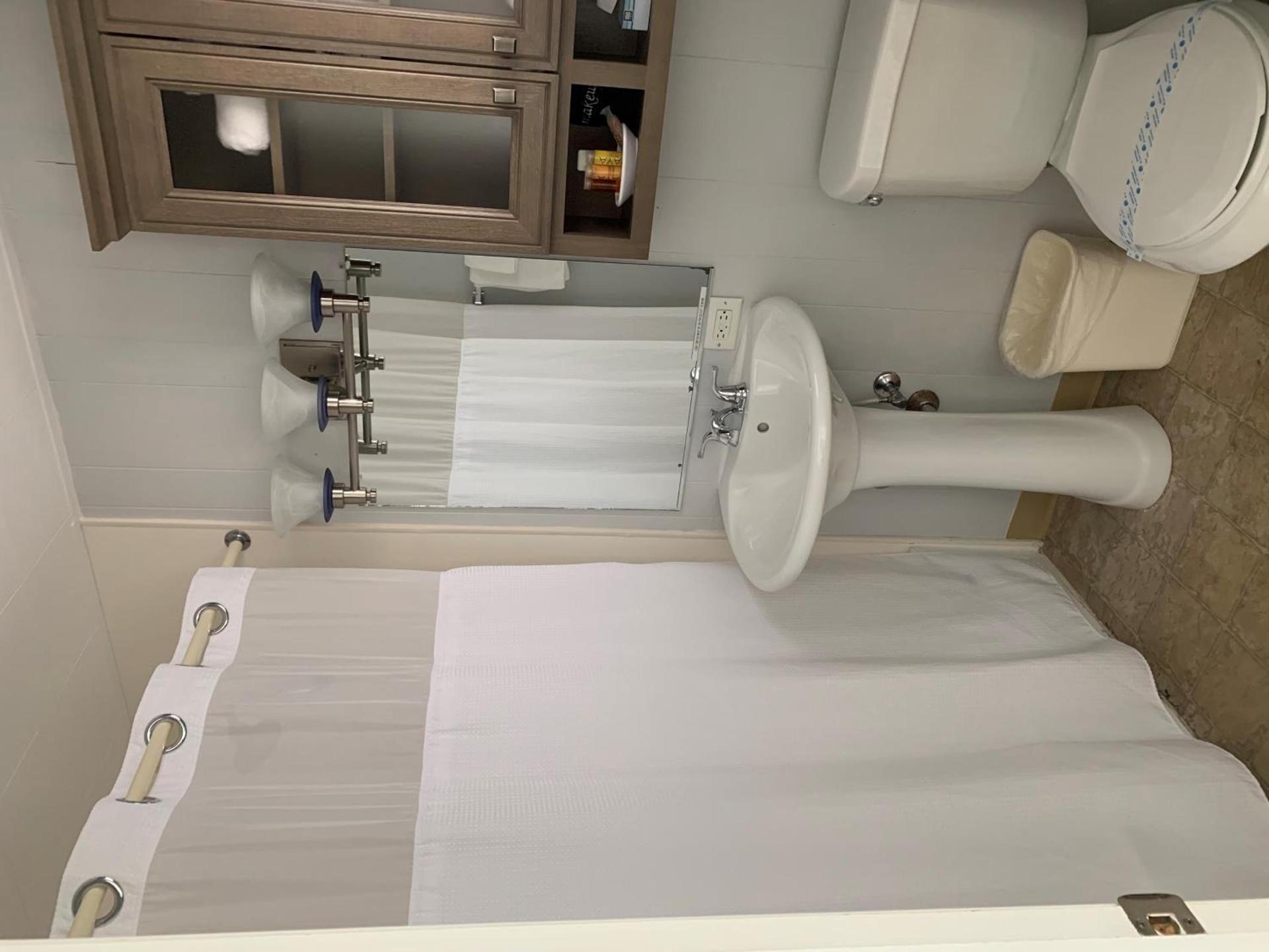 Beachfront Inn photo 60