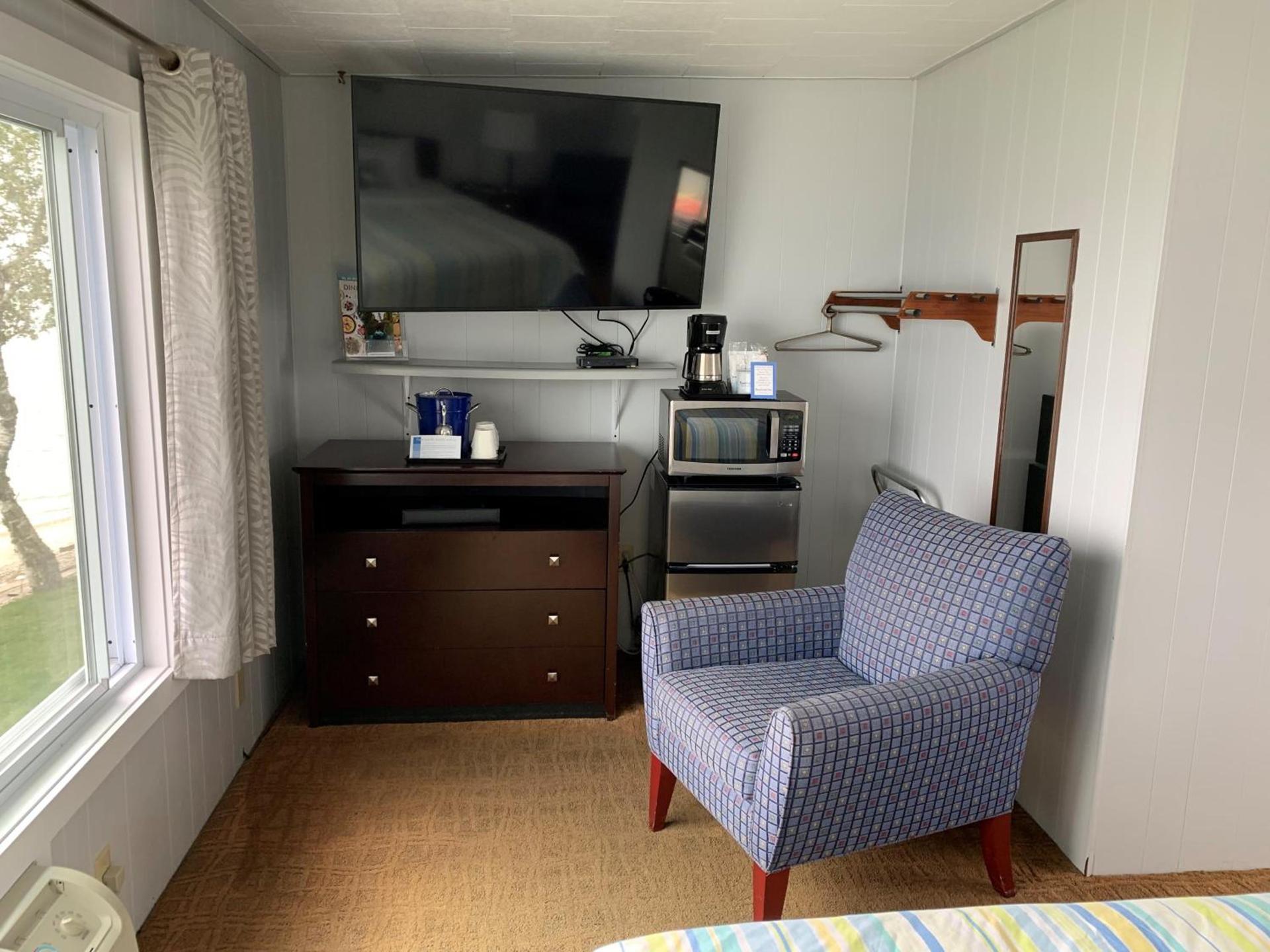 Beachfront Inn photo 79