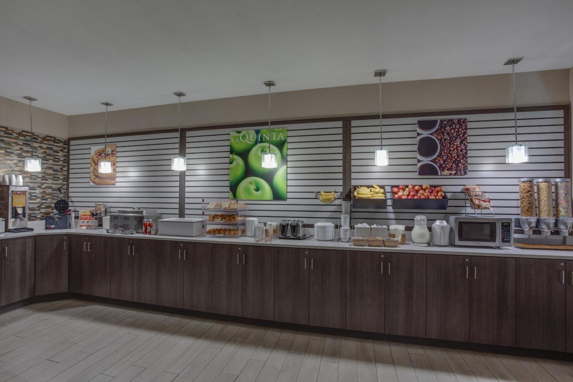 La Quinta by Wyndham Batavia photo 33