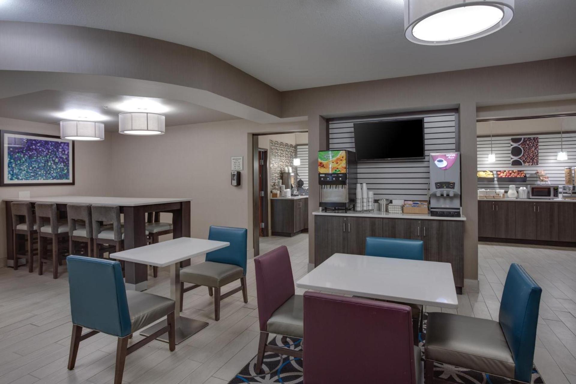 La Quinta by Wyndham Batavia photo 36