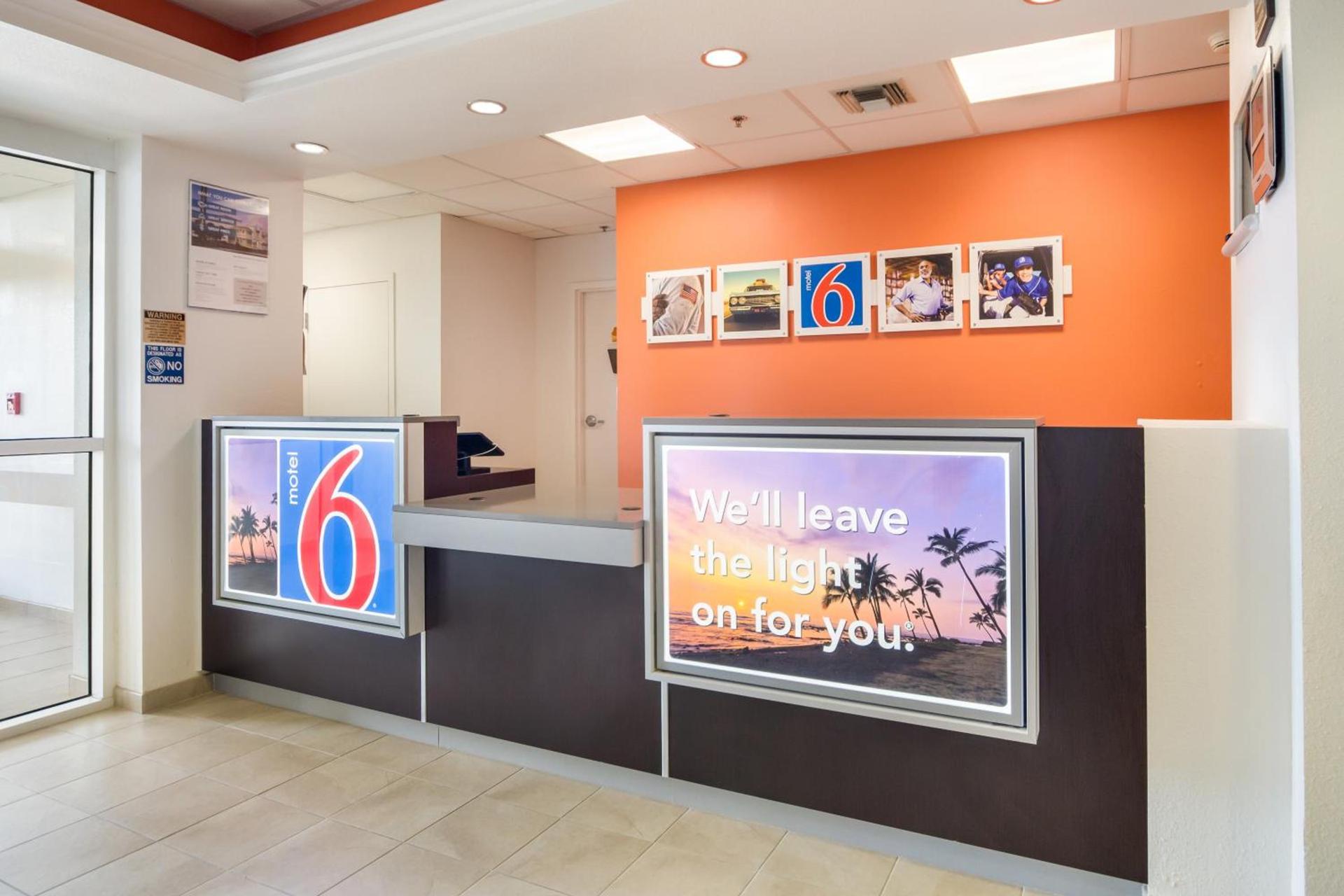 Howard Johnson by Wyndham Lemoore Near Naval Air Station photo 45