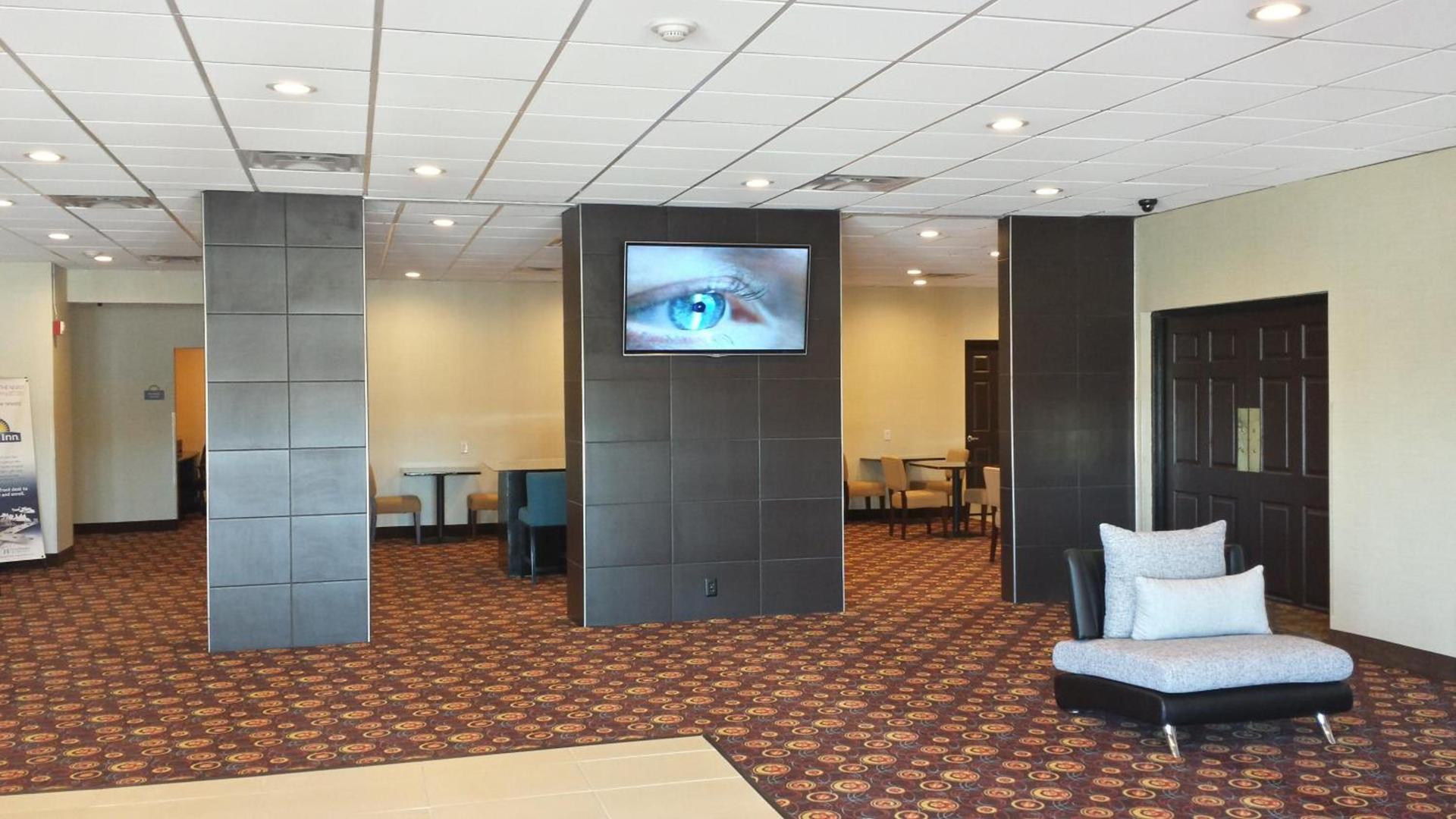 Days Inn by Wyndham Henryetta photo 20