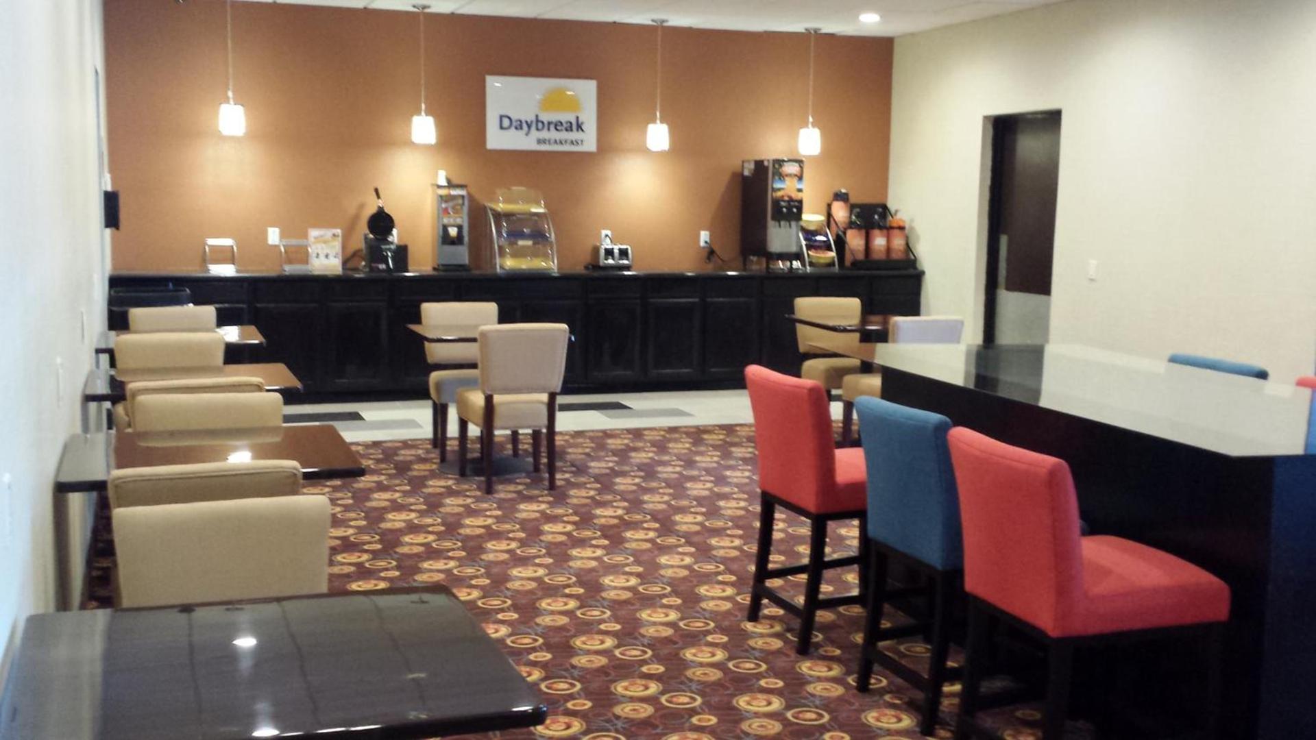 Days Inn by Wyndham Henryetta photo 23