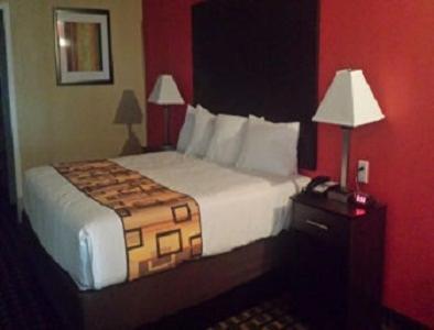 Days Inn by Wyndham Henryetta photo 26