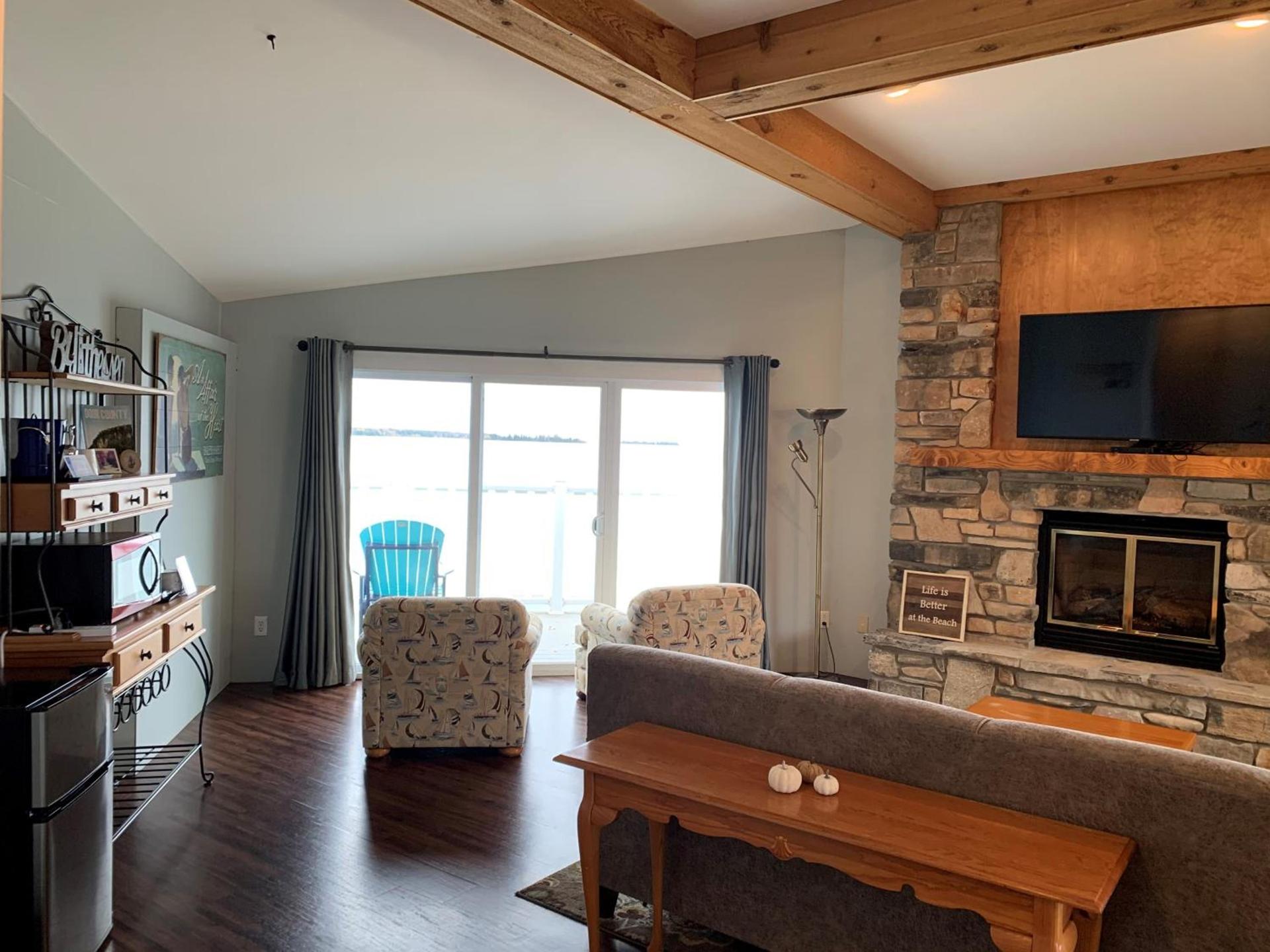 Beachfront Inn photo 81