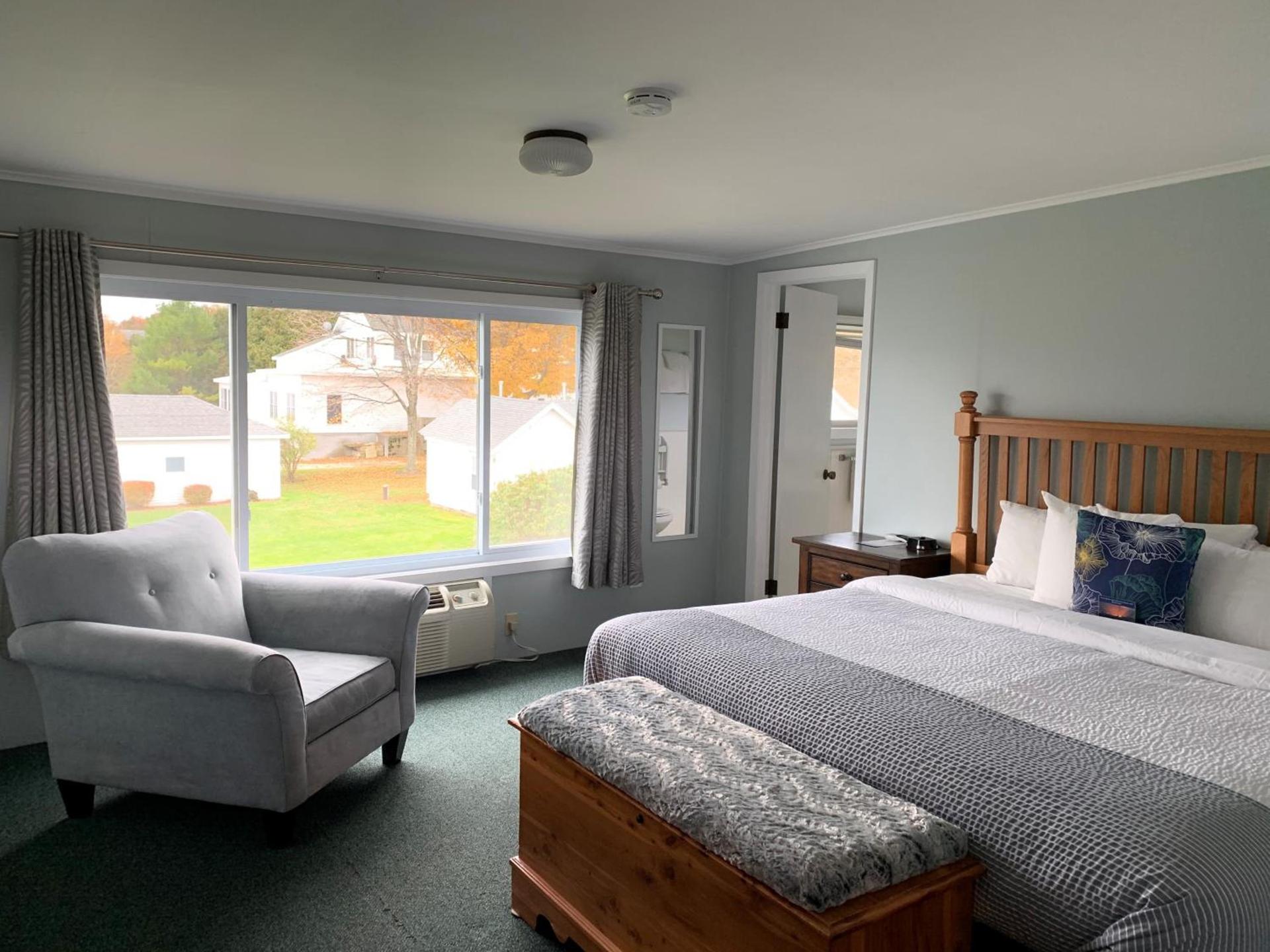 Beachfront Inn photo 95