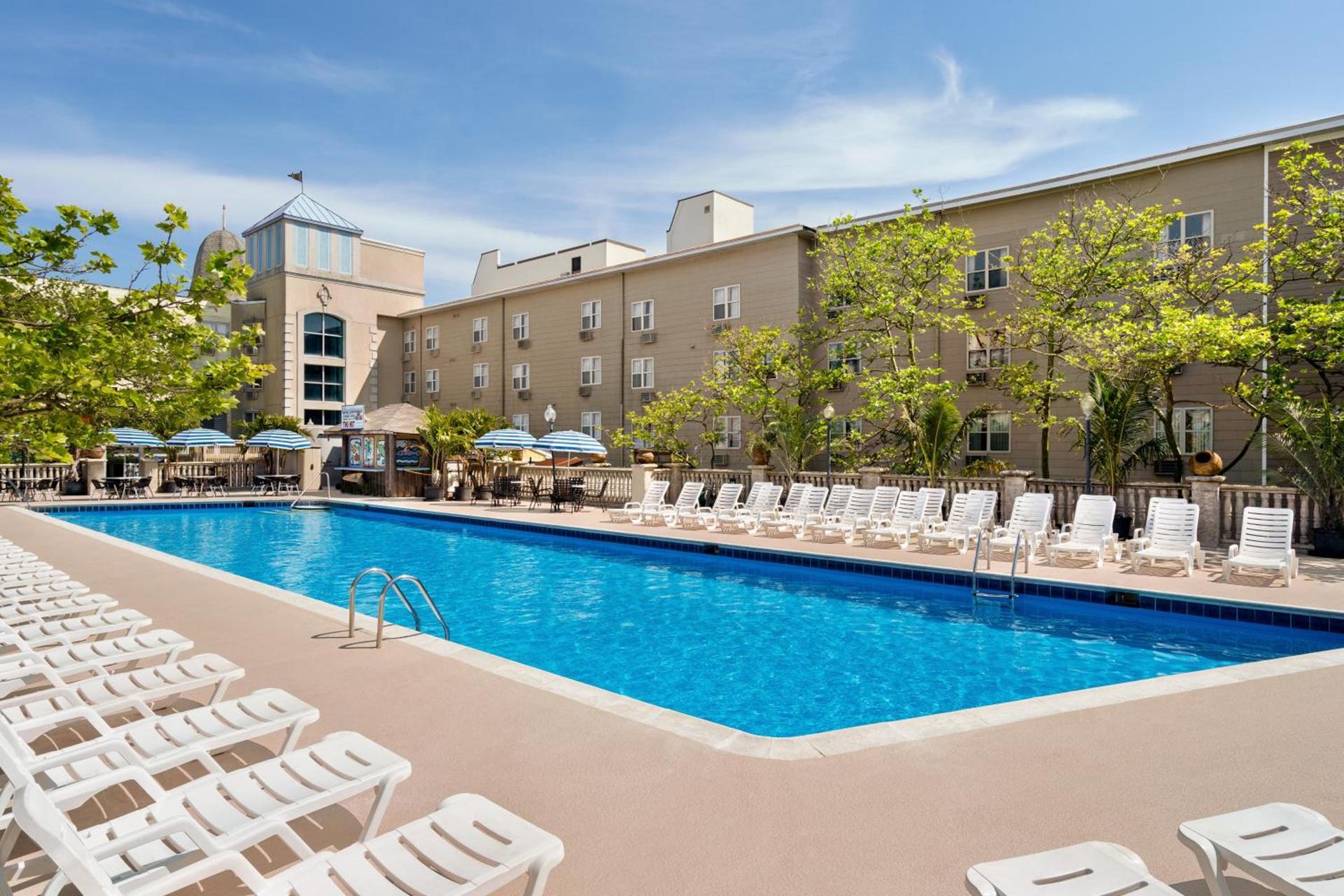 Plim Plaza Hotel photo 41