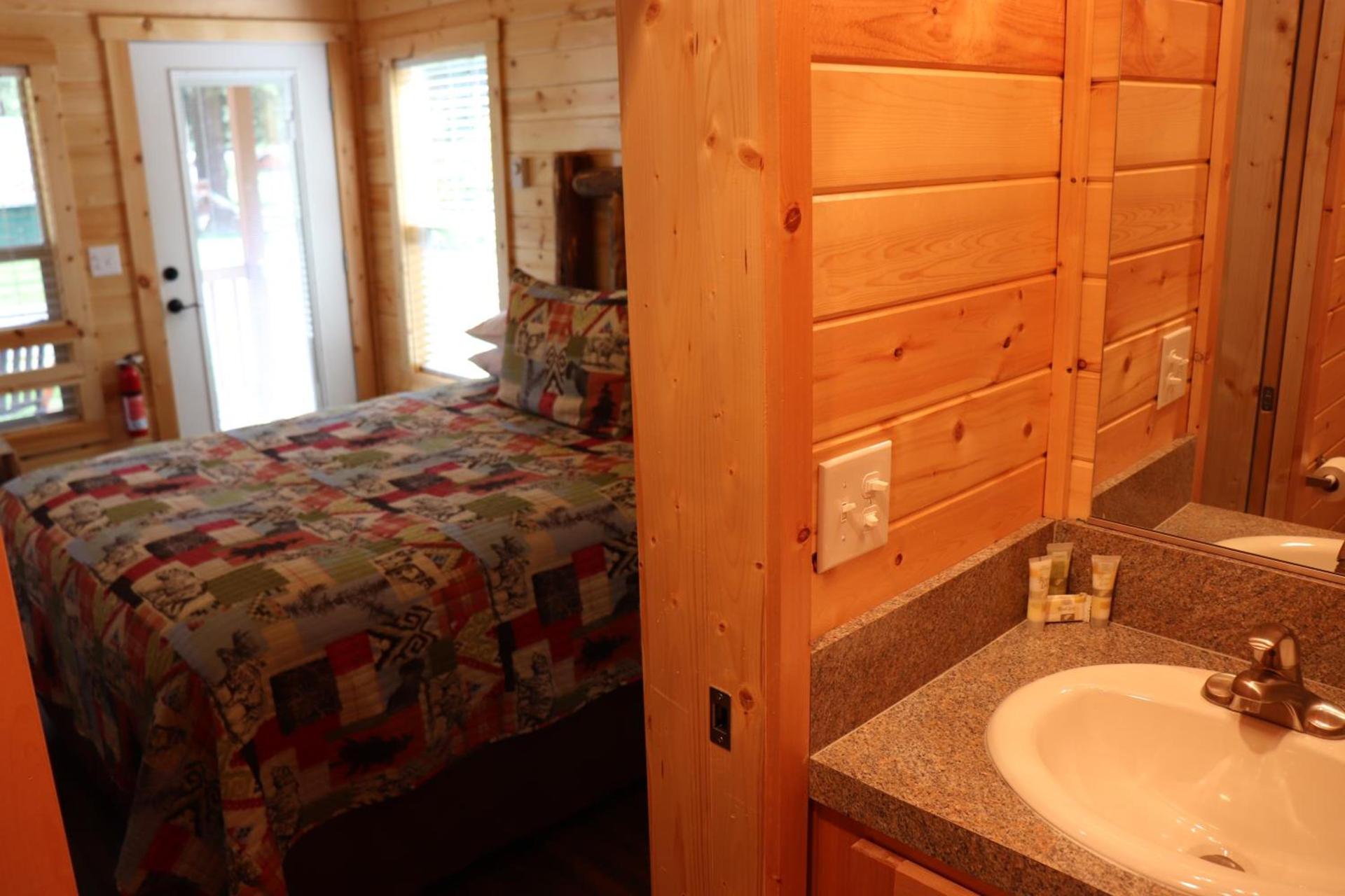 Lone Fir Resort photo 7