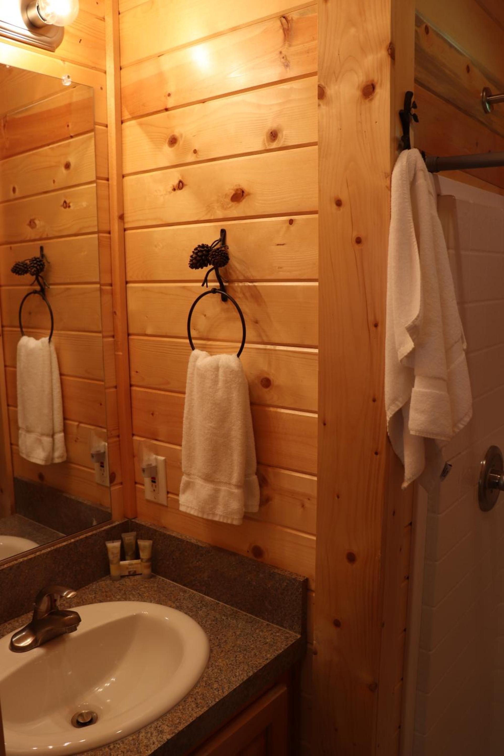 Lone Fir Resort photo 5