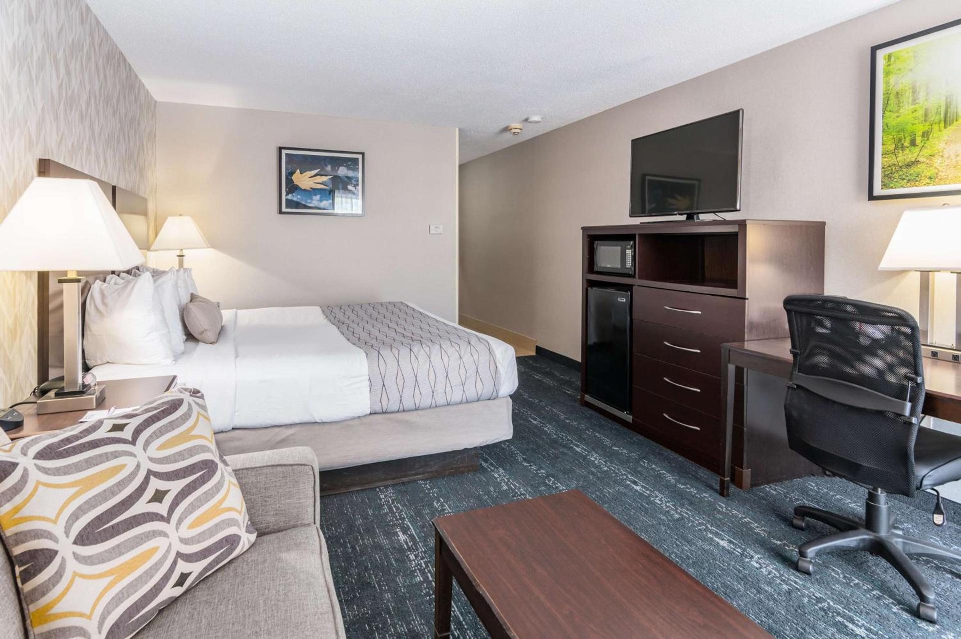 Best Western Plus Keene Hotel photo 20