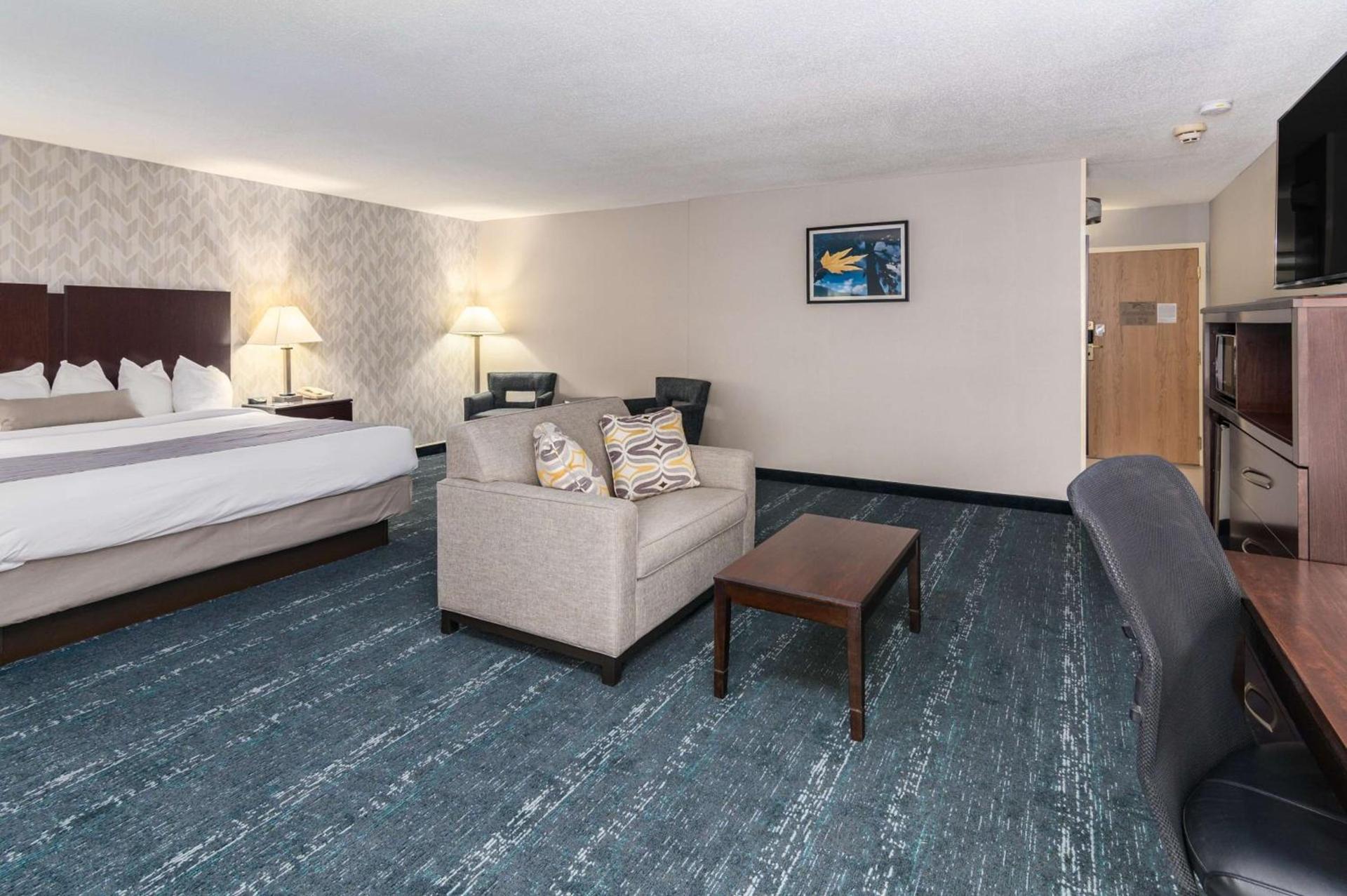 Best Western Plus Keene Hotel photo 17