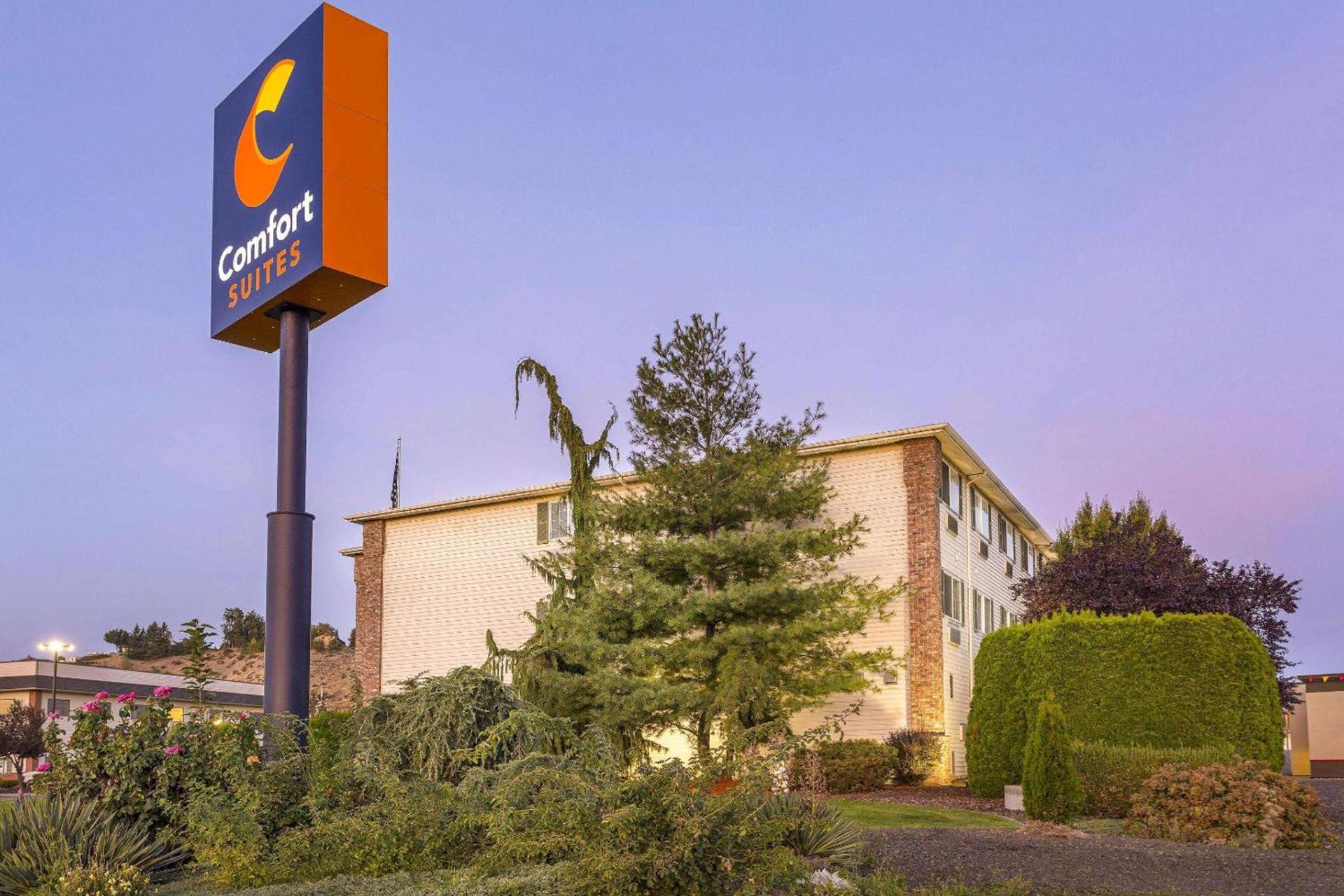 Comfort Suites Yakima photo 29