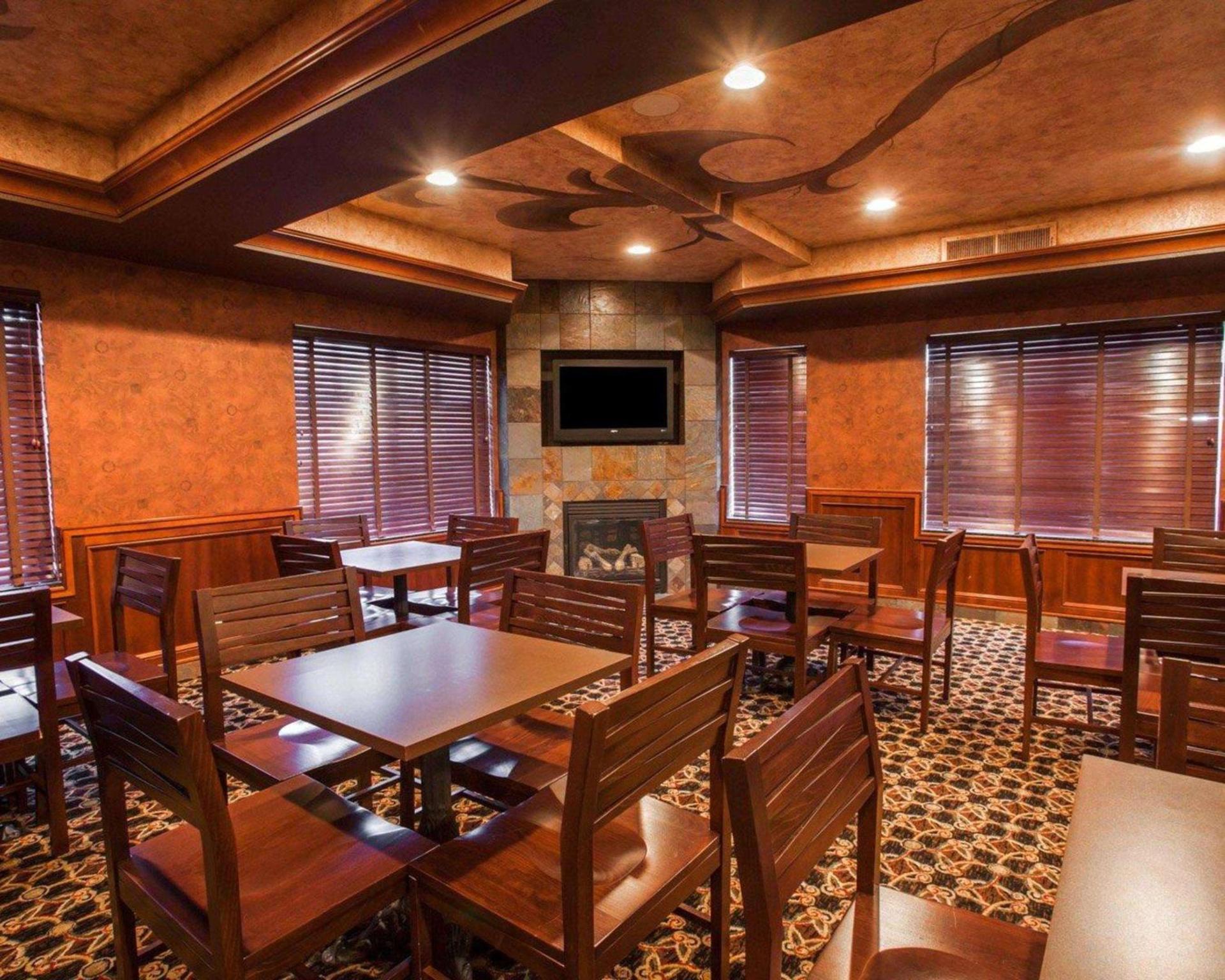 Comfort Suites Moses Lake photo 24