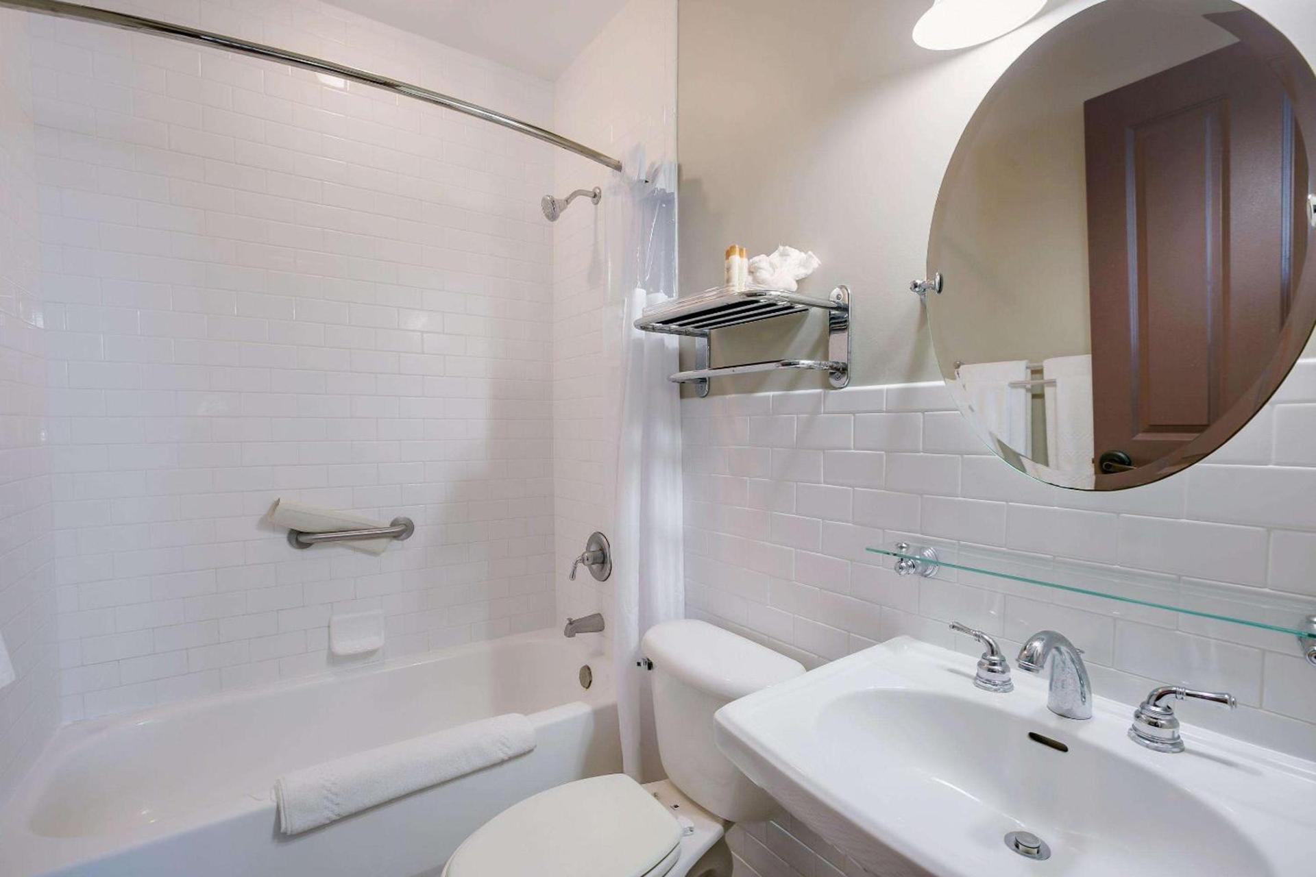 Water Street Hotel & Marina, an Ascend Collection Hotel photo 35