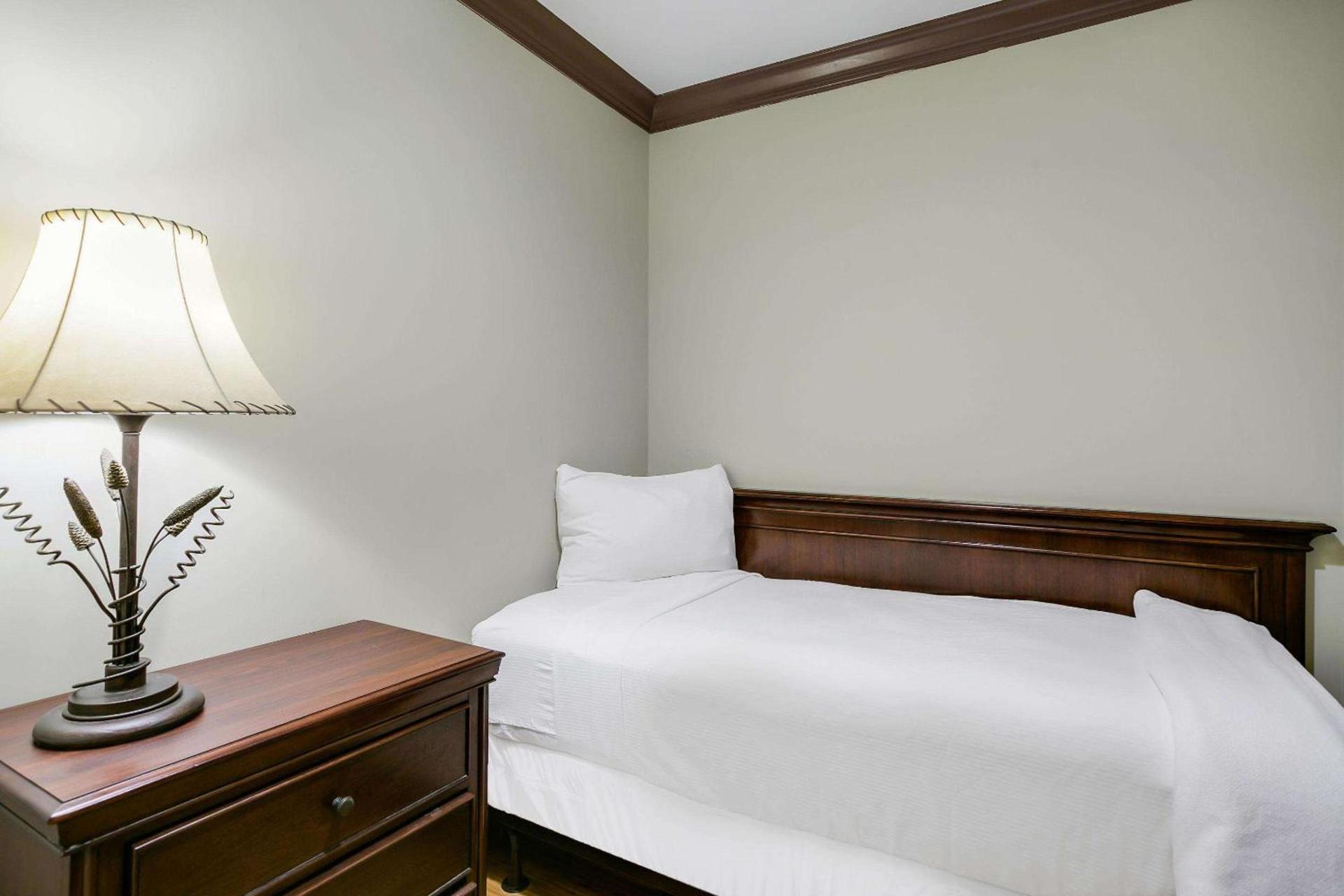 Water Street Hotel & Marina, an Ascend Collection Hotel photo 41