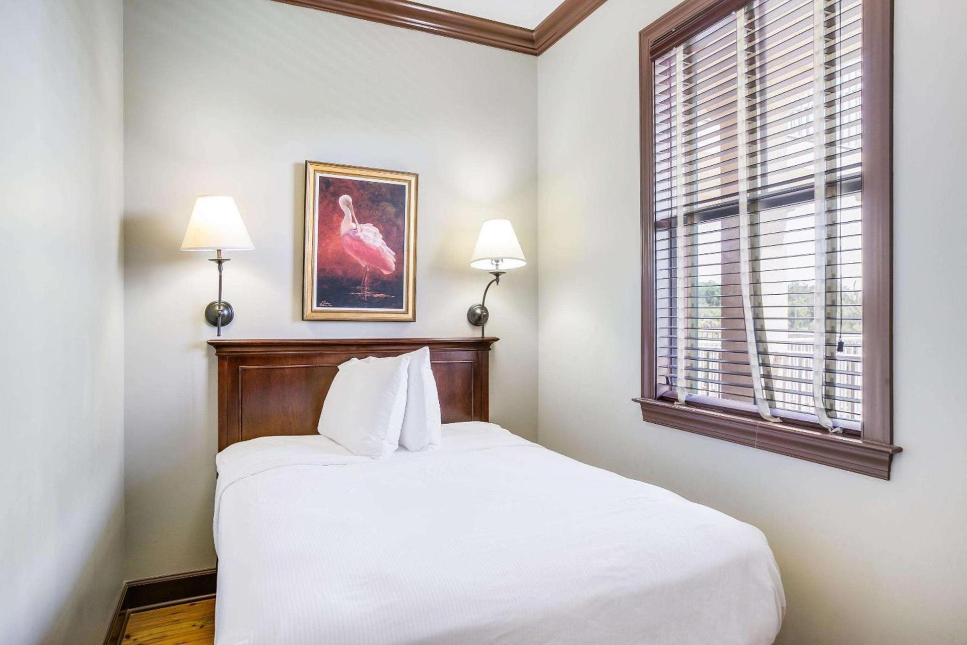Water Street Hotel & Marina, an Ascend Collection Hotel photo 42
