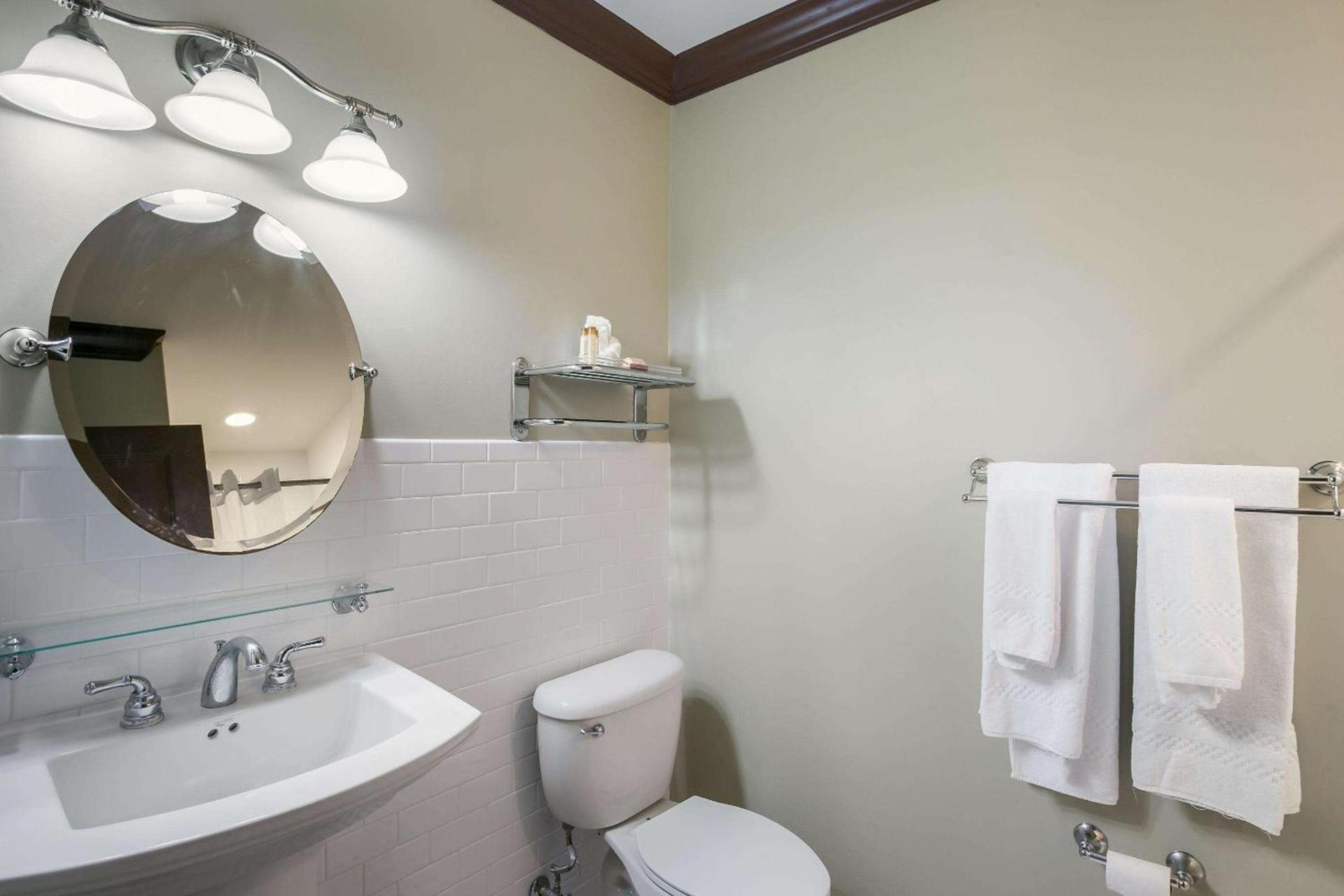 Water Street Hotel & Marina, an Ascend Collection Hotel photo 45