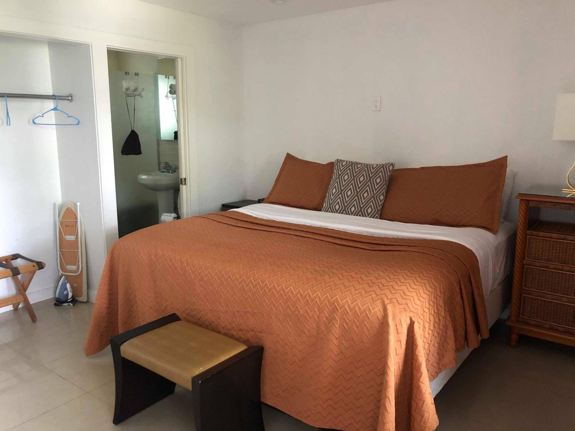 Captiva Beach Resort (open private beach access) photo 43