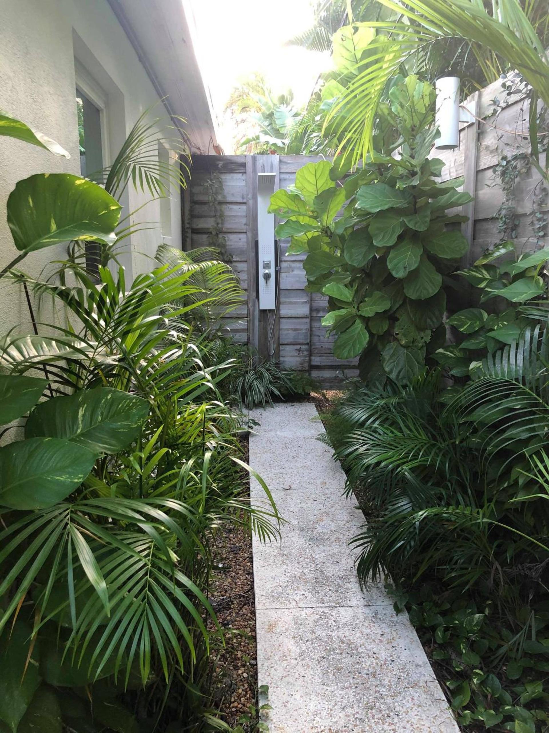 Captiva Beach Resort (open private beach access) photo 9