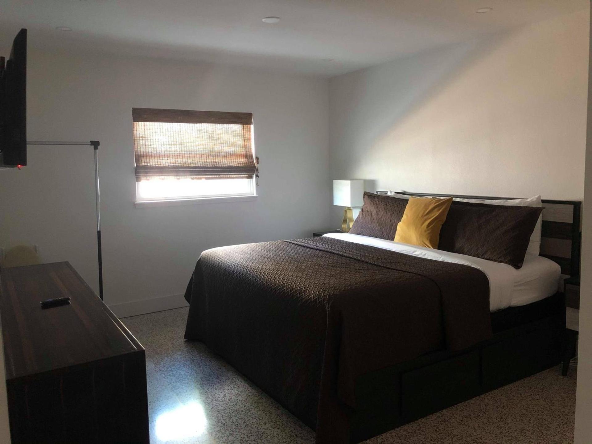 Captiva Beach Resort (open private beach access) photo 8