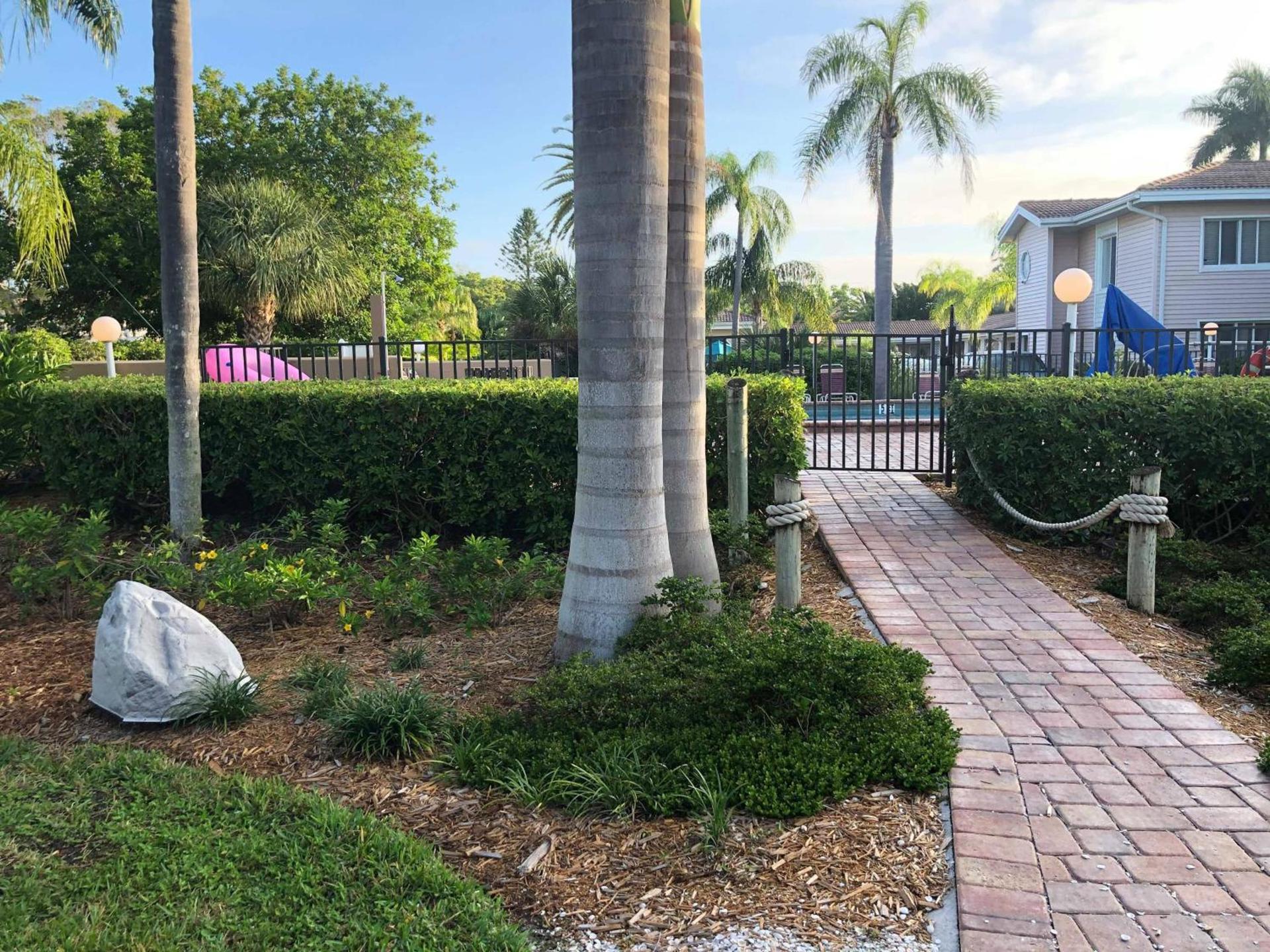 Captiva Beach Resort (open private beach access) photo 93