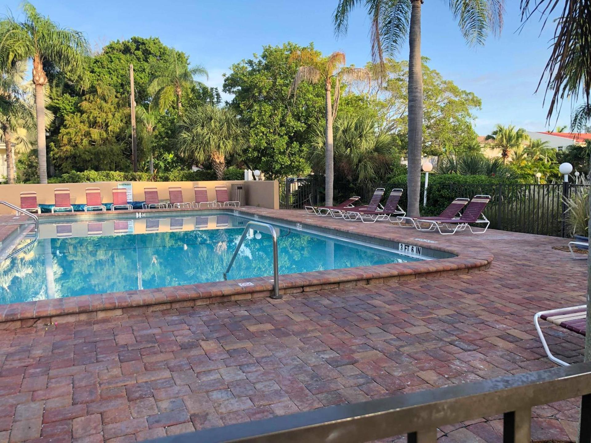 Captiva Beach Resort (open private beach access) photo 5