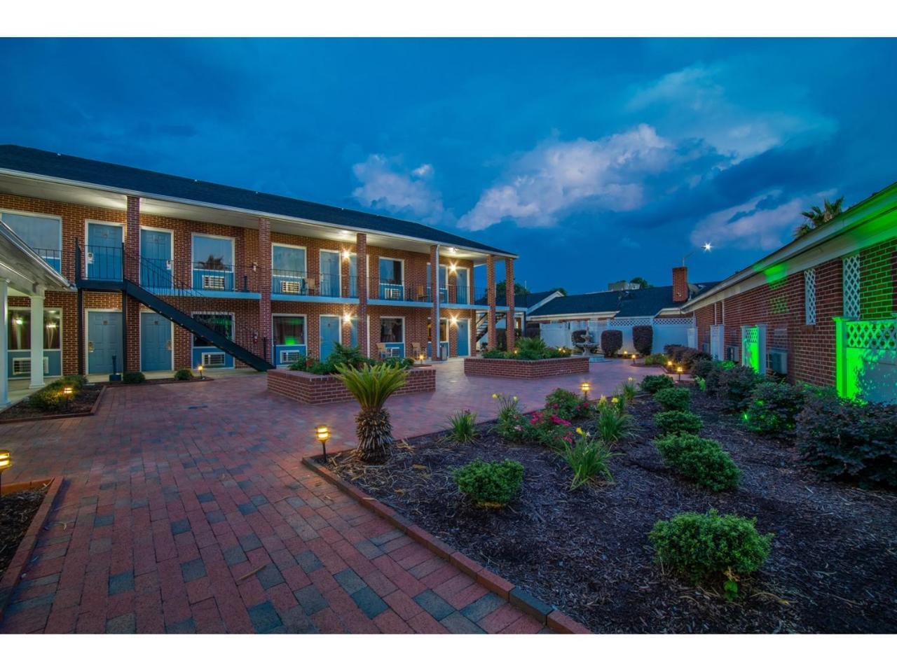 Winton Inn & Suites photo 16