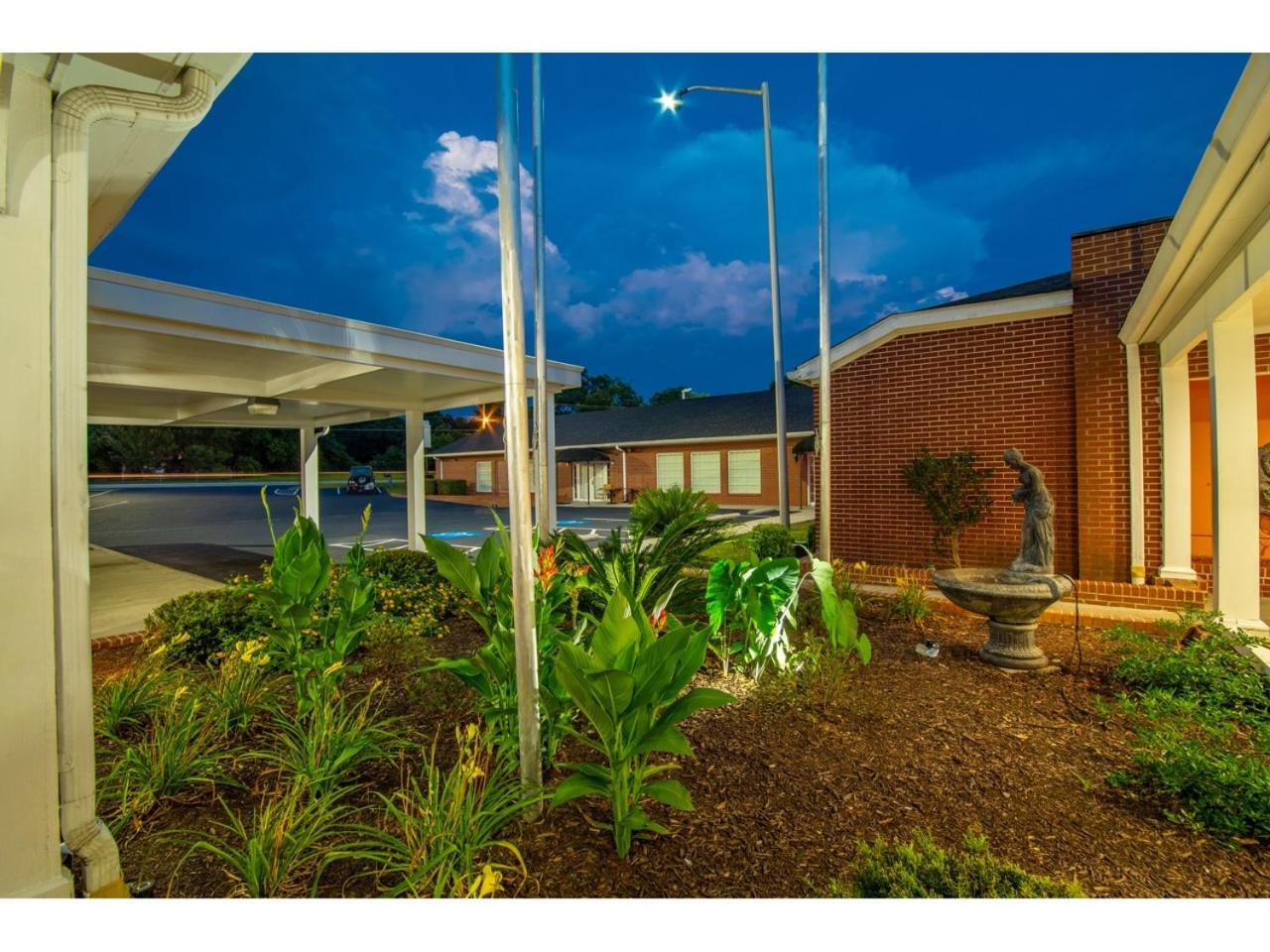 Winton Inn & Suites photo 20