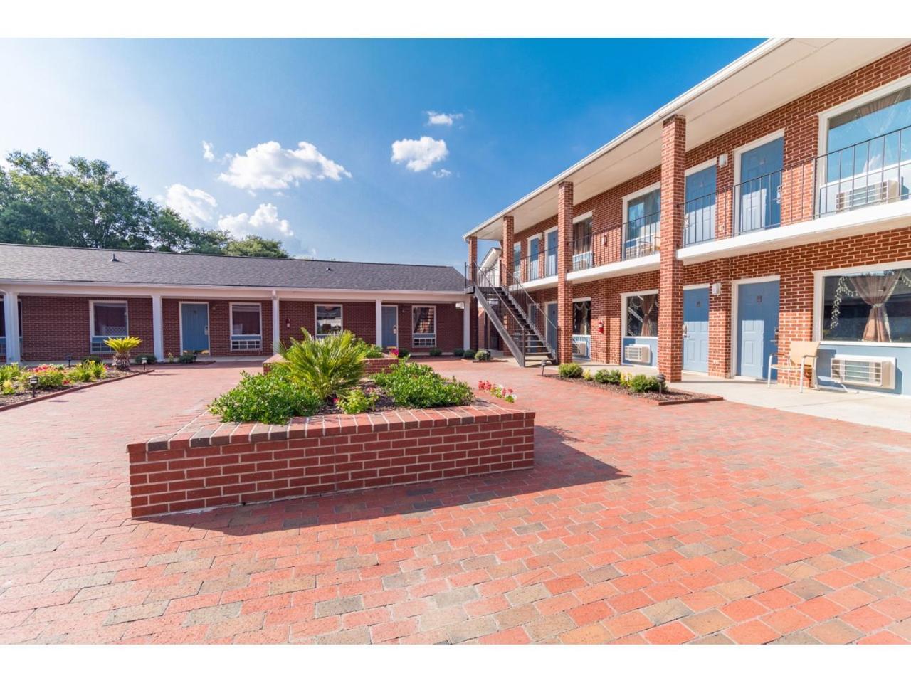 Winton Inn & Suites photo 6